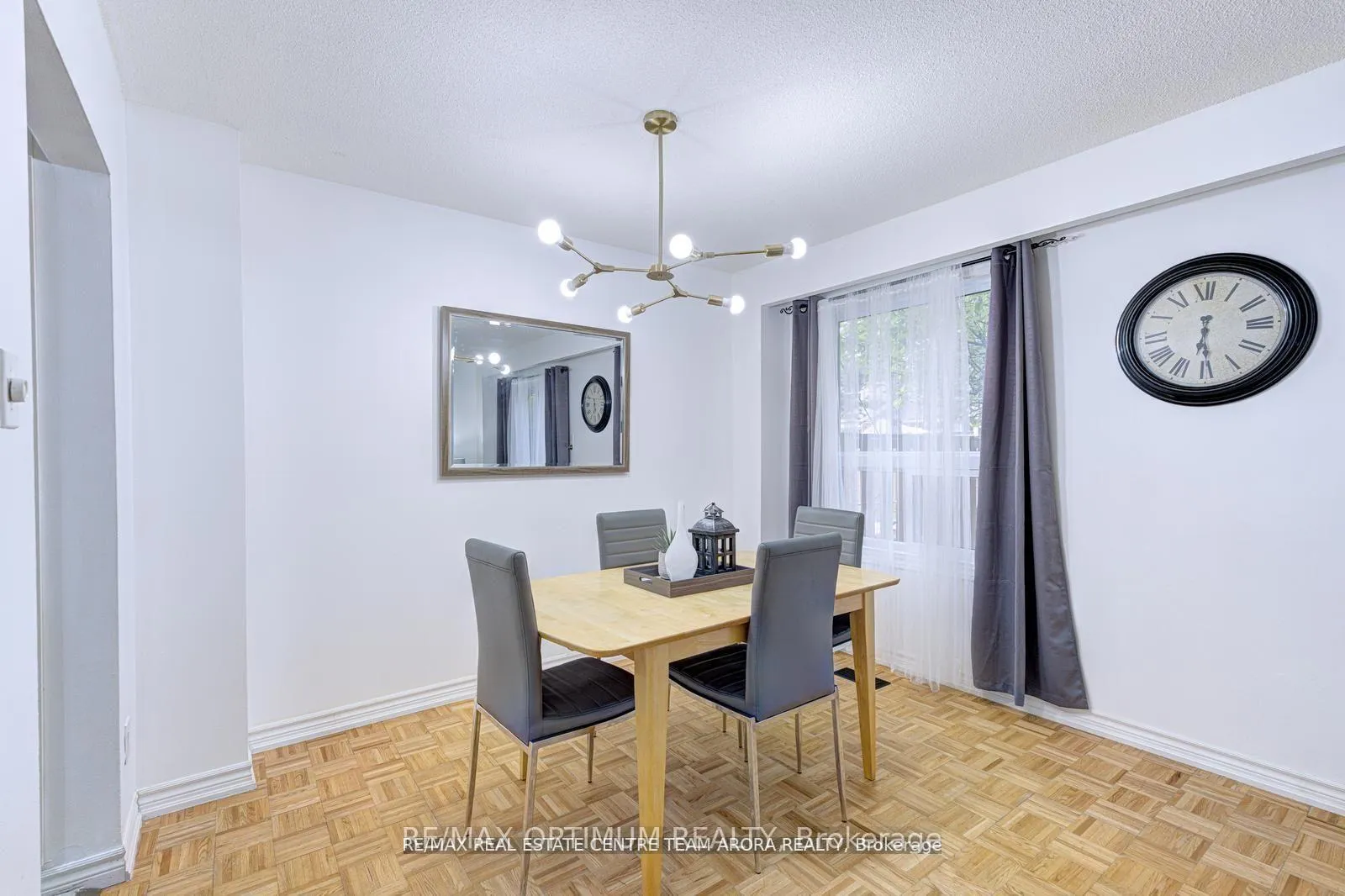 Photo 12 of Unit 90, 90 Dawson Crescent, Brampton, Brampton North — HOMEH