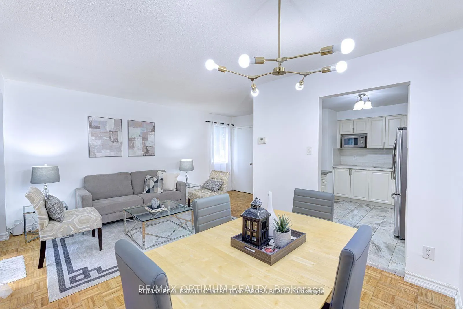 Photo 14 of Unit 90, 90 Dawson Crescent, Brampton, Brampton North — HOMEH
