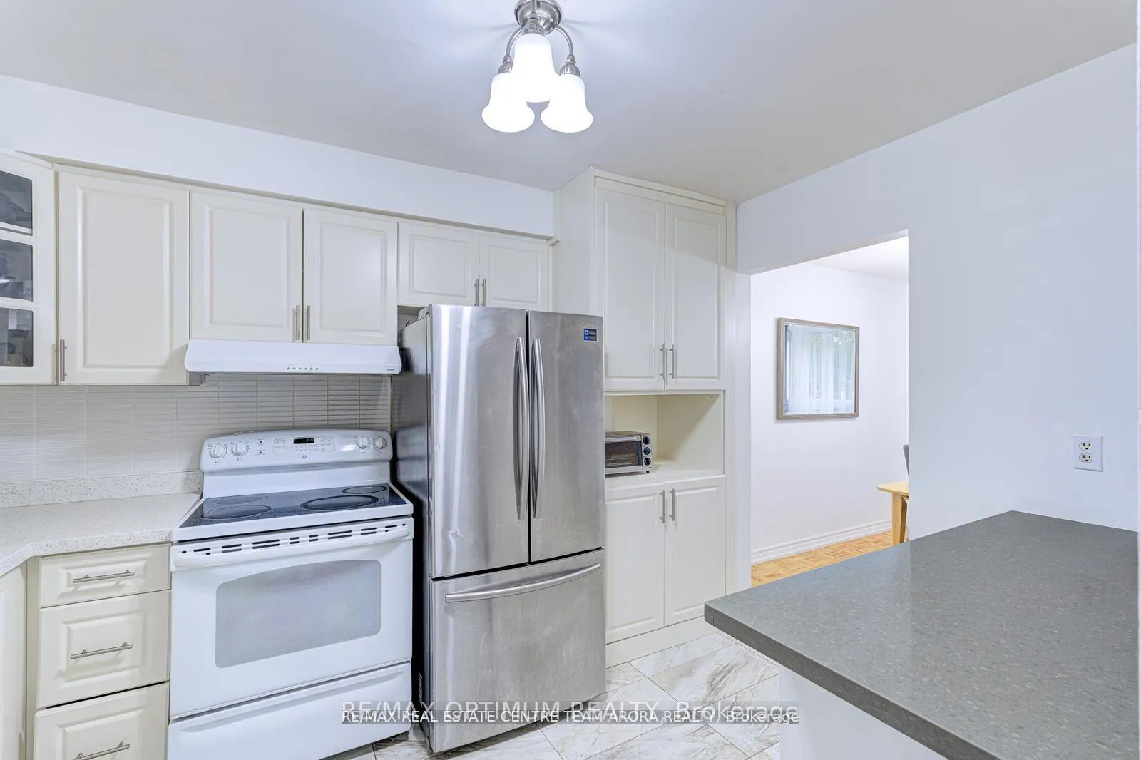 Photo 17 of Unit 90, 90 Dawson Crescent, Brampton, Brampton North — HOMEH