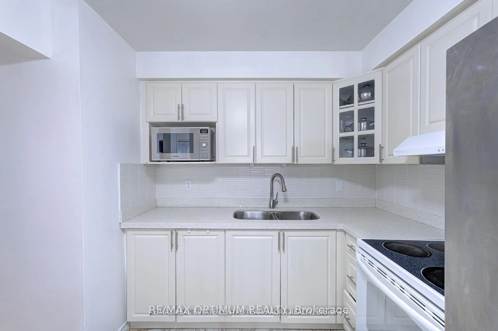 Photo 21 of Unit 90, 90 Dawson Crescent, Brampton, Brampton North — HOMEH