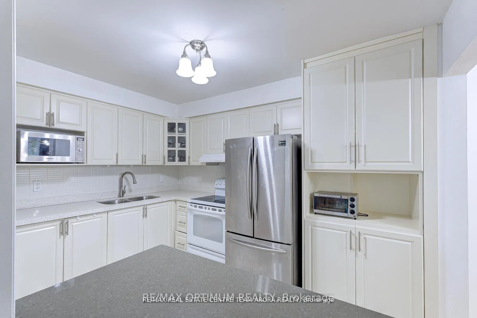 Photo 22 of Unit 90, 90 Dawson Crescent, Brampton, Brampton North — HOMEH