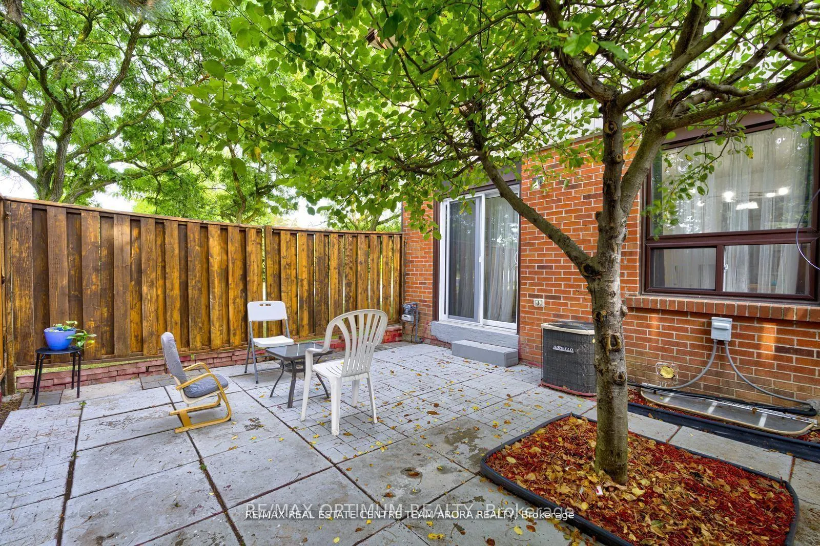 Photo 42 of Unit 90, 90 Dawson Crescent, Brampton, Brampton North — HOMEH
