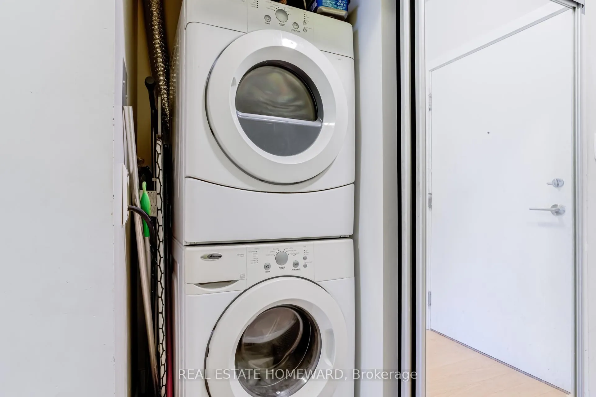 Photo 13 of Unit 1709, 90 Stadium Road, Toronto, Niagara — HOMEH