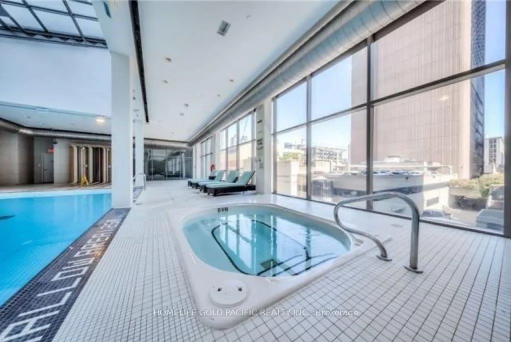 Photo 4 of Unit 604, 37 Grosvenor Street, Toronto, Bay Street Corridor — HOMEH