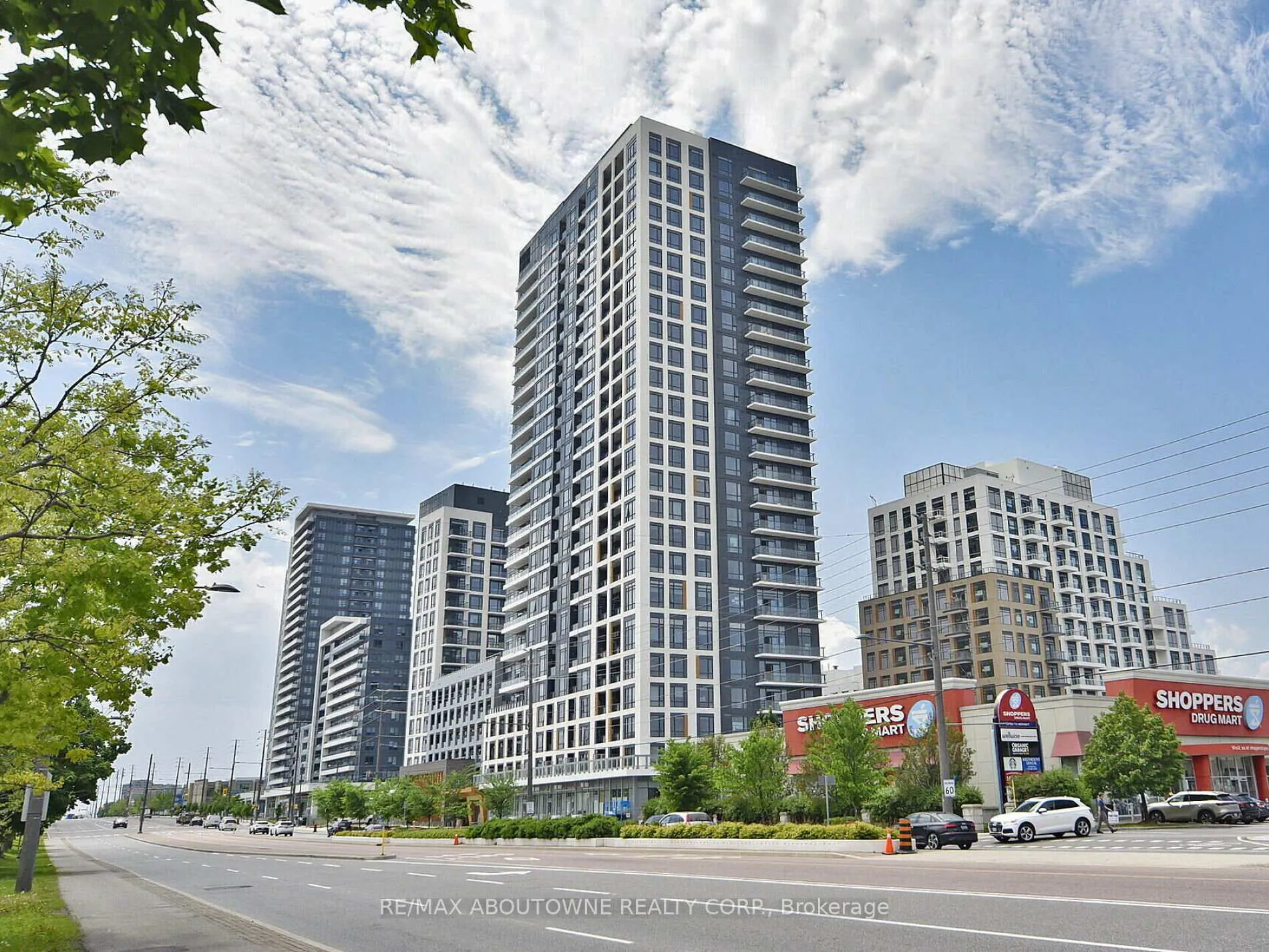 Front of Unit 613, 7950 Bathurst Street