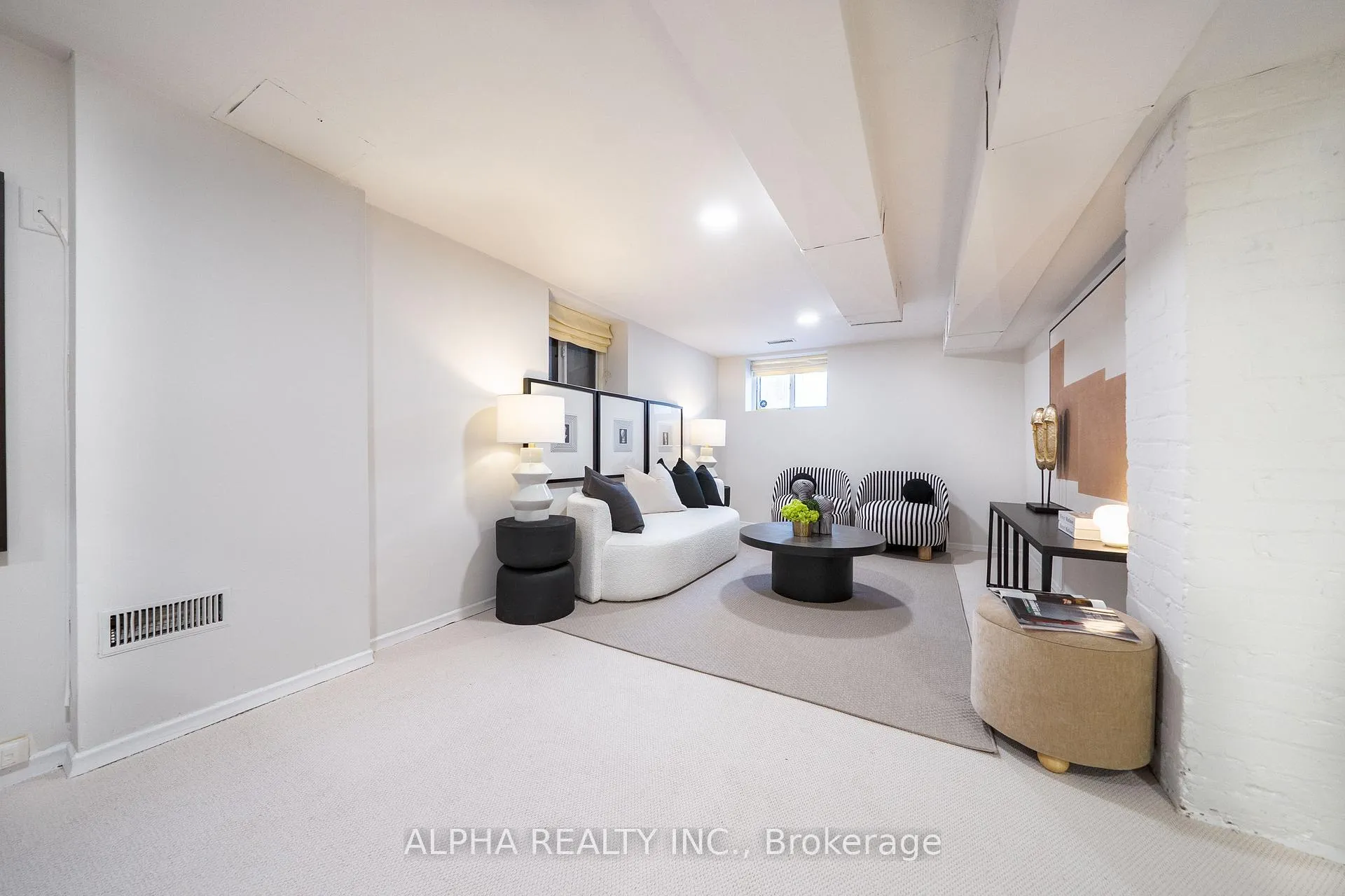 Photo 34 of 130 Roselawn Avenue, Toronto, Yonge-Eglinton — HOMEH