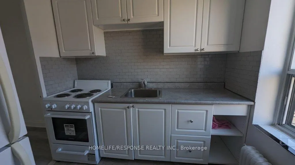 Photo 4 of Unit 4, 140 Berry Road, Etobicoke, Stonegate-Queensway — HOMEH