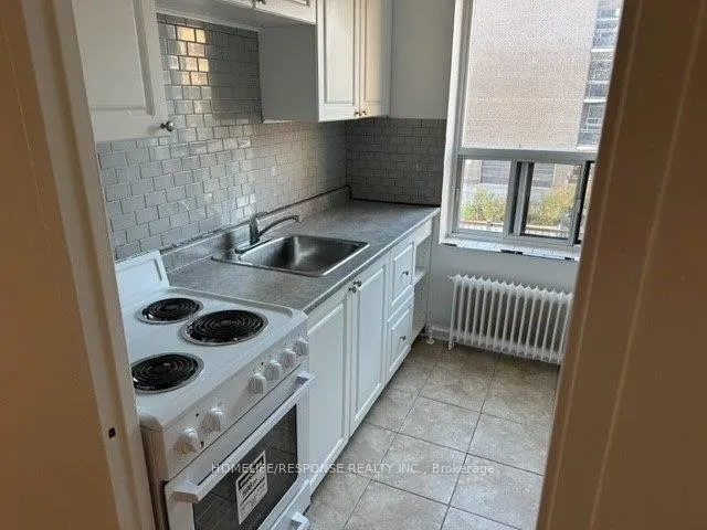 Photo 5 of Unit 4, 140 Berry Road, Etobicoke, Stonegate-Queensway — HOMEH
