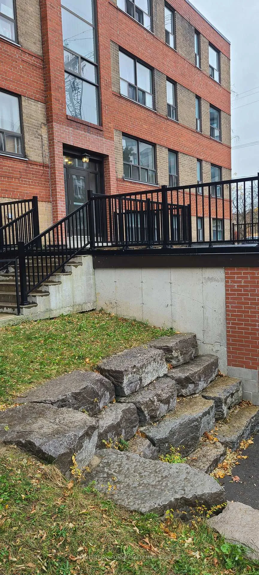 Photo 15 of Unit 4, 140 Berry Road, Etobicoke, Stonegate-Queensway — HOMEH