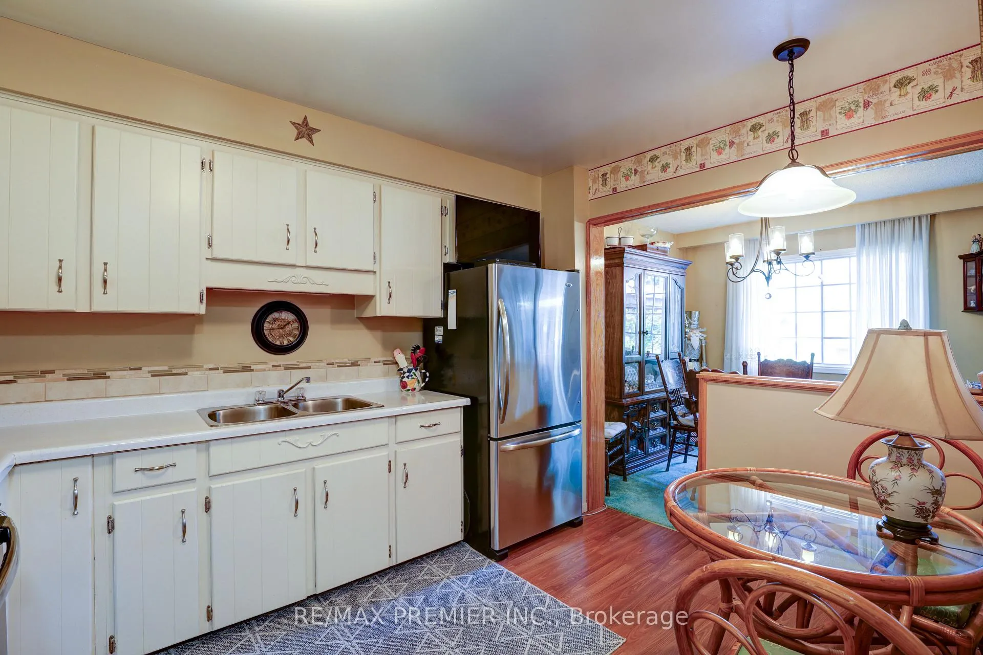 Photo 4 of Unit 14, 433 May Street, Brock, Beaverton — HOMEH