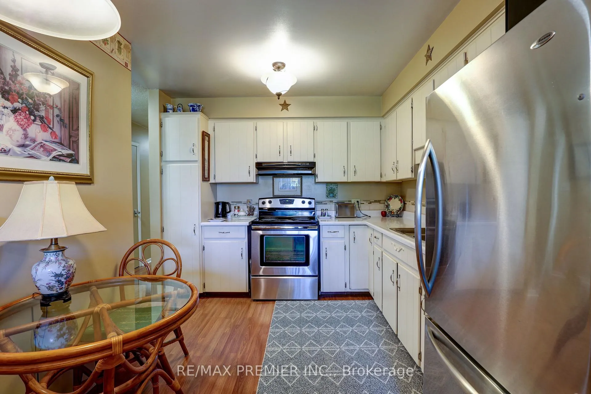 Photo 5 of Unit 14, 433 May Street, Brock, Beaverton — HOMEH