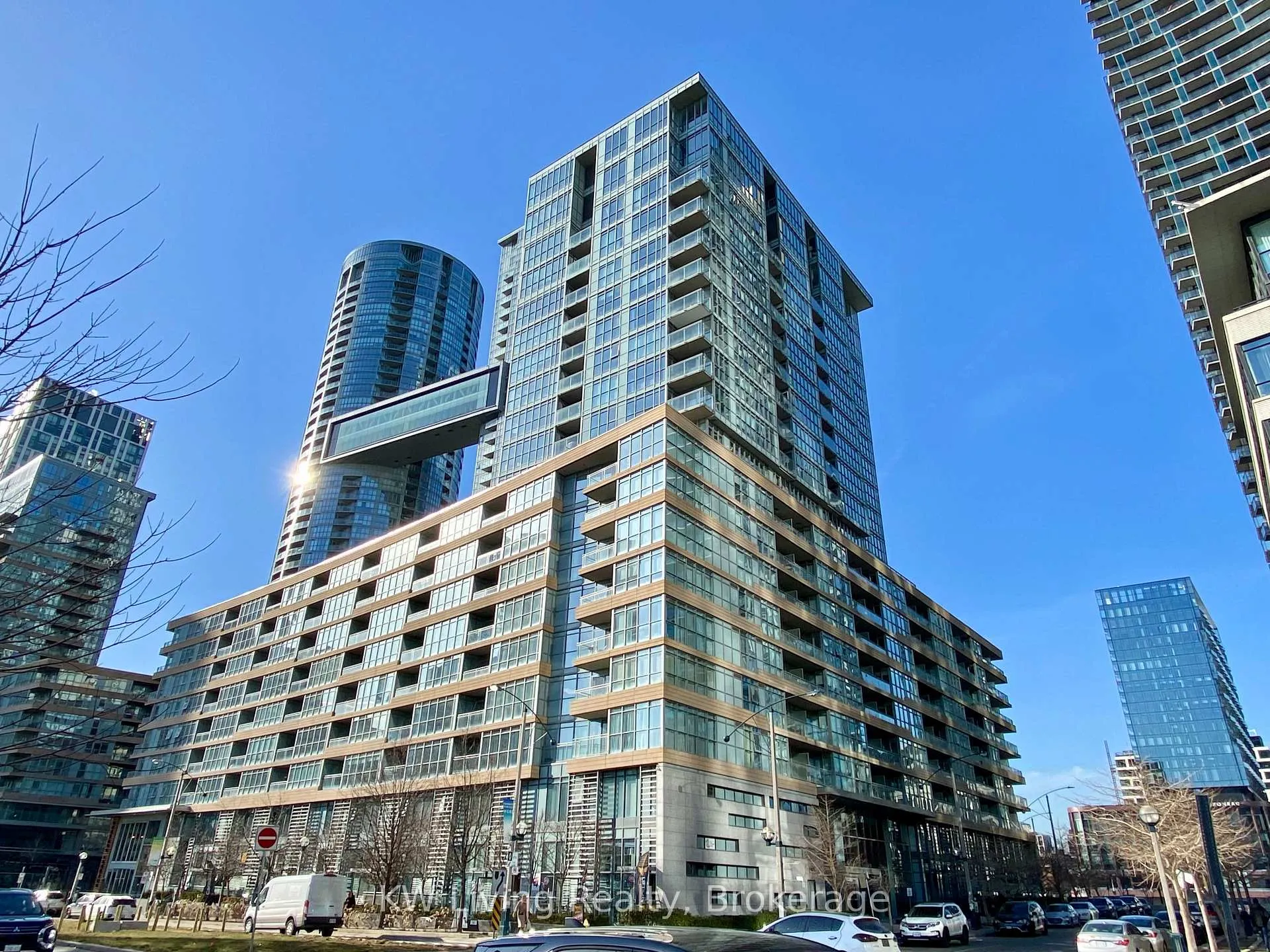 Front of Unit 625, 10 Capreol Court