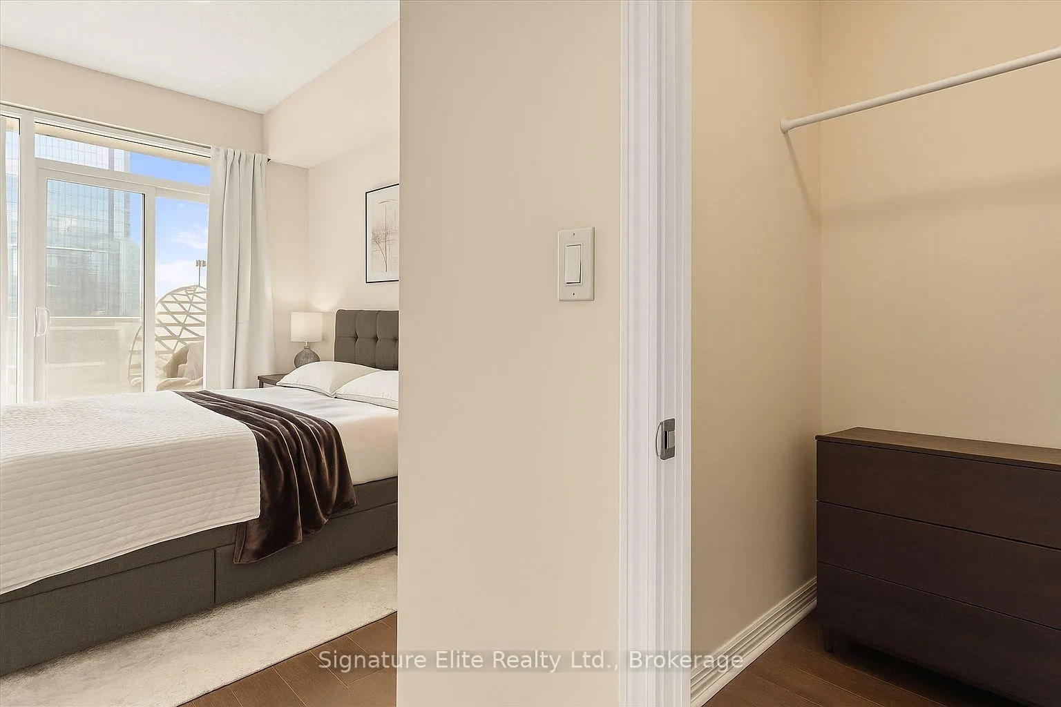 Photo 11 of Unit 2214, 352 Front Street W, Toronto, Waterfront Communities — HOMEH