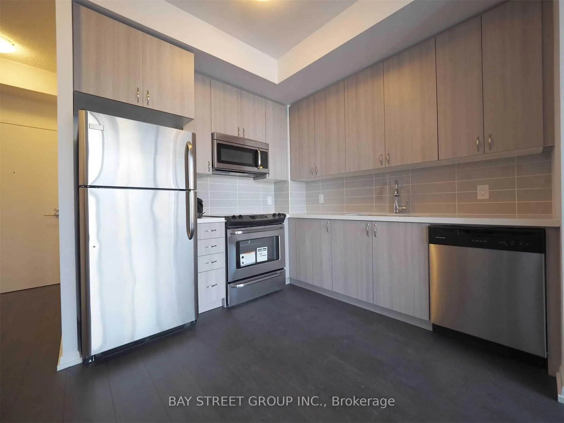 Photo 2 of Unit 602, 540 Bur Oak Avenue, Markham, Berczy — HOMEH