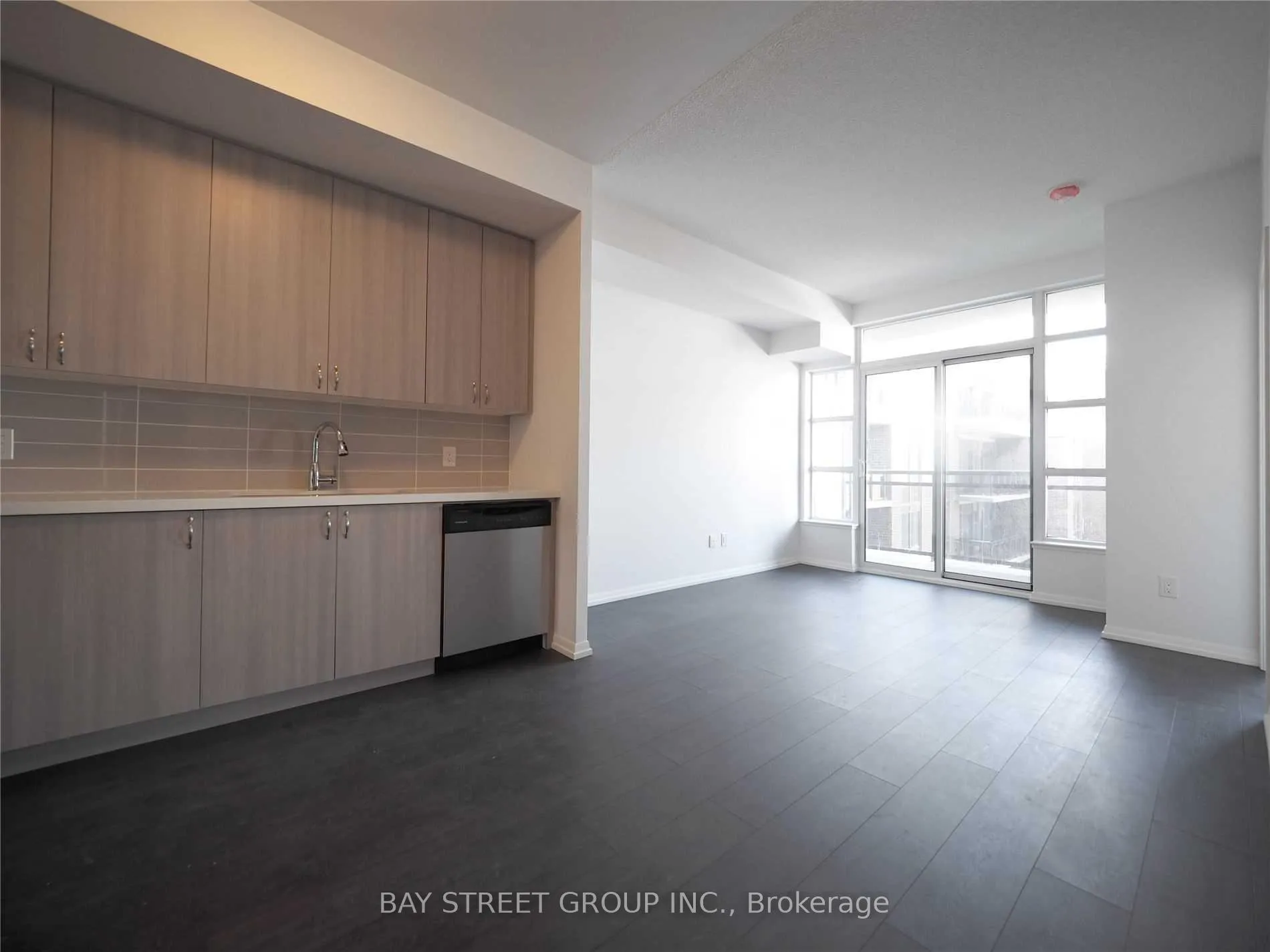 Photo 3 of Unit 602, 540 Bur Oak Avenue, Markham, Berczy — HOMEH