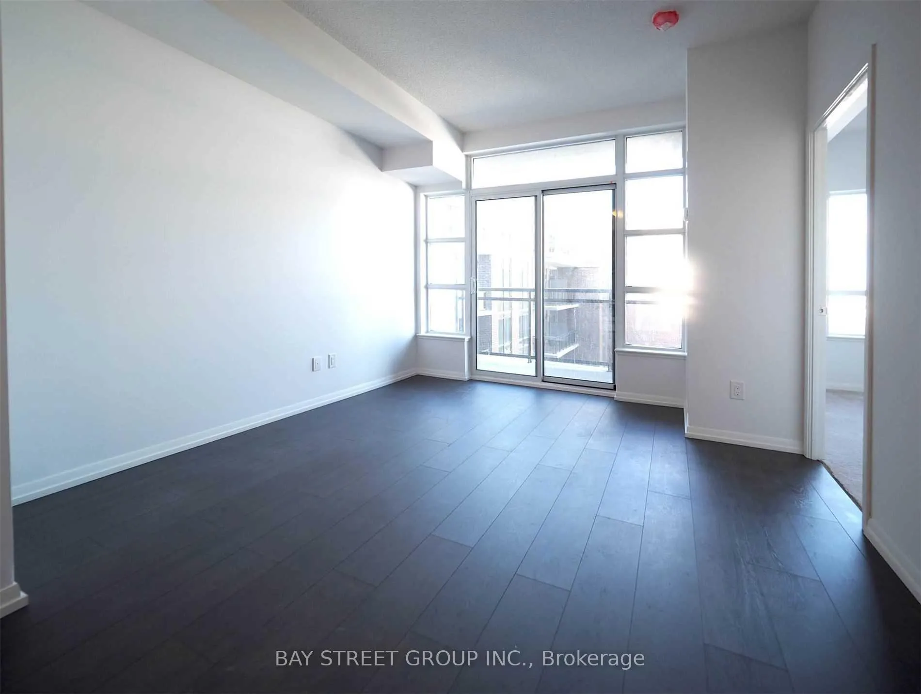 Photo 4 of Unit 602, 540 Bur Oak Avenue, Markham, Berczy — HOMEH