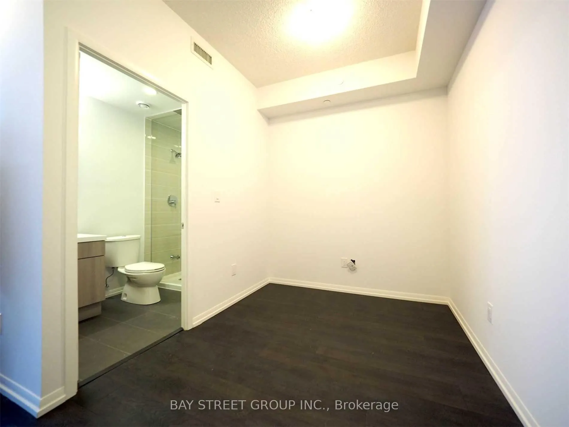 Photo 6 of Unit 602, 540 Bur Oak Avenue, Markham, Berczy — HOMEH