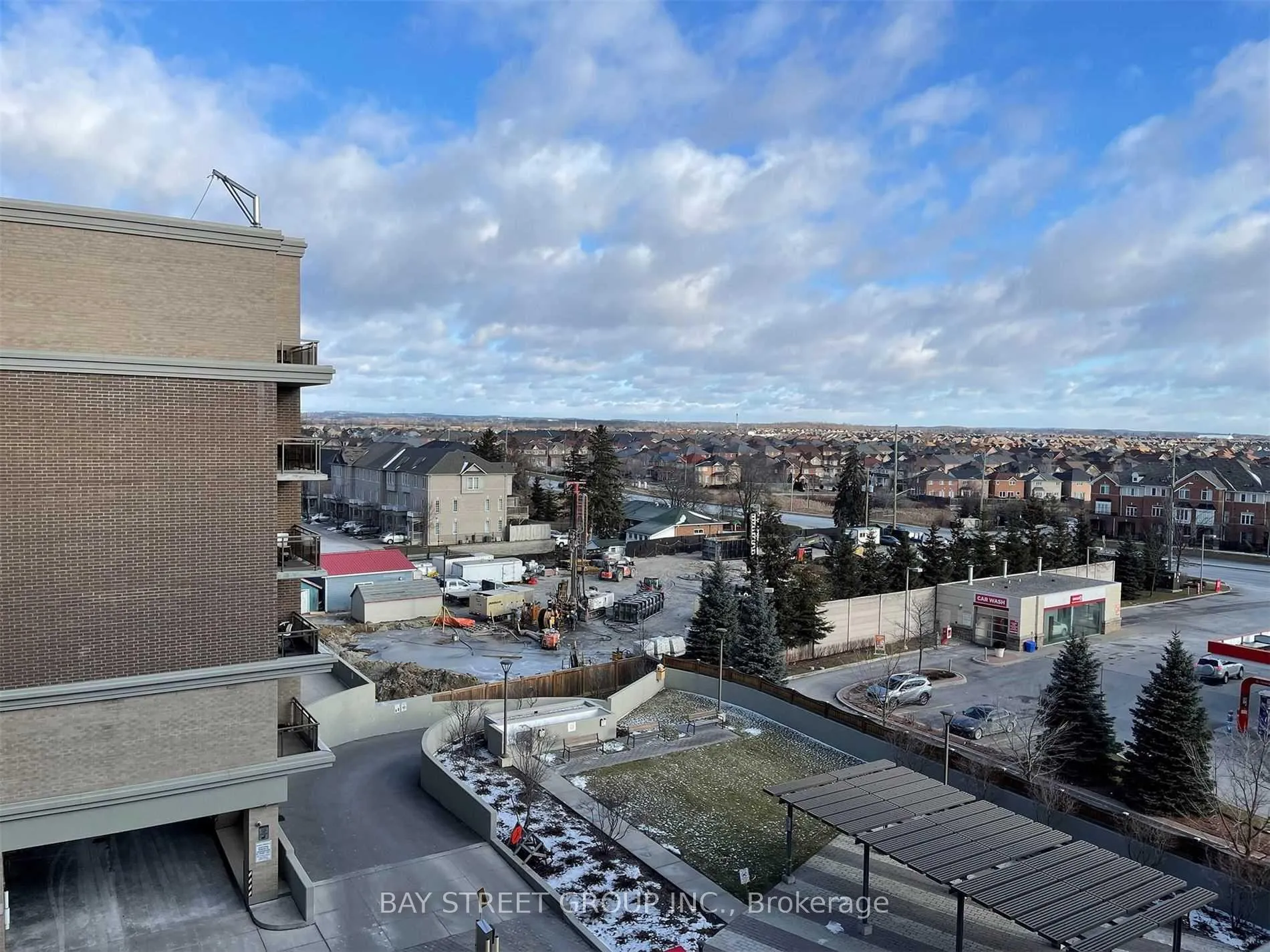 Photo 8 of Unit 602, 540 Bur Oak Avenue, Markham, Berczy — HOMEH