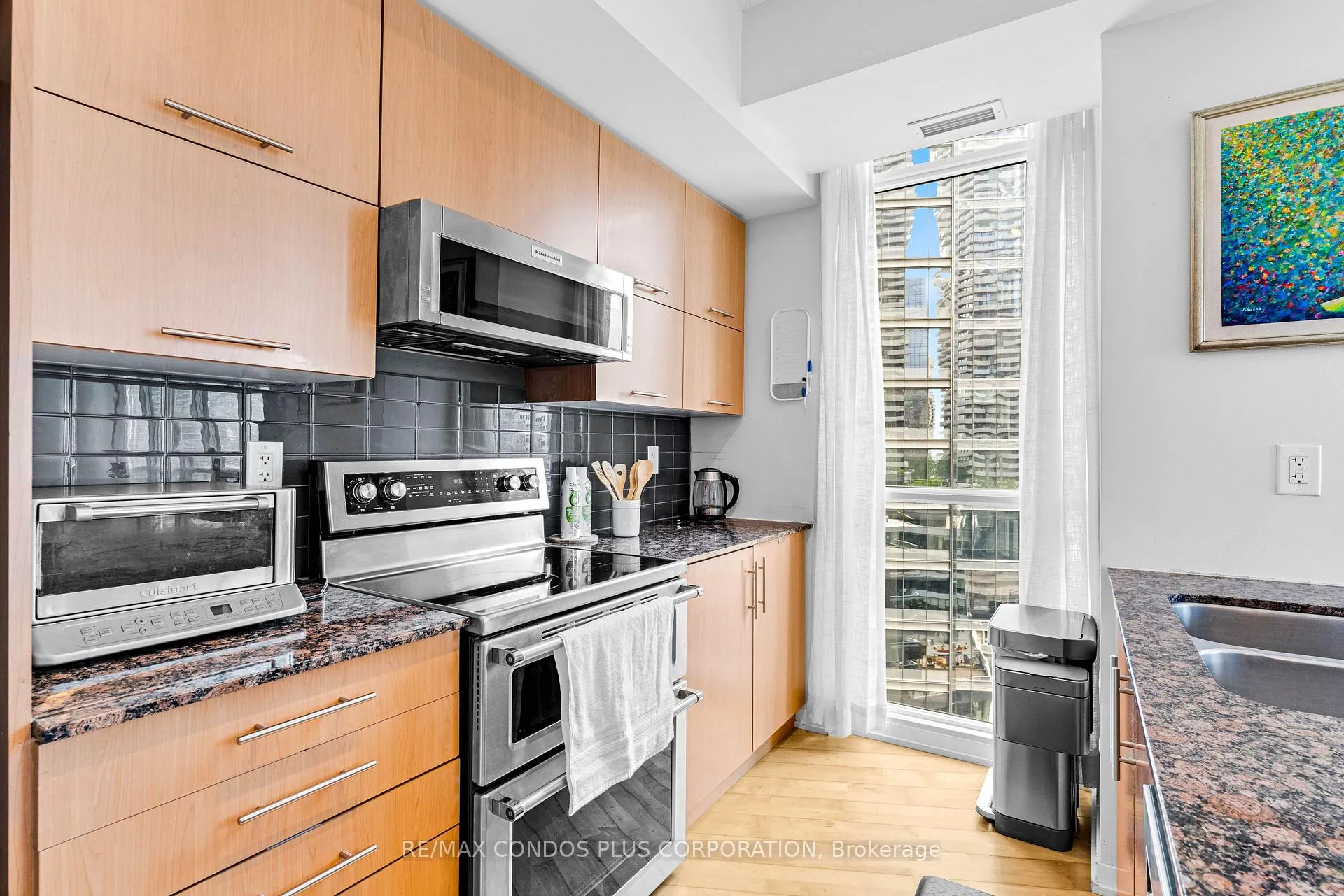 Photo 5 of Unit 1208, 65 Bremner Boulevard, Toronto, Waterfront Communities — HOMEH
