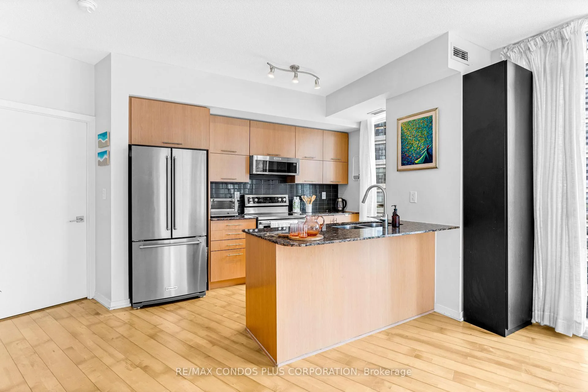 Photo 6 of Unit 1208, 65 Bremner Boulevard, Toronto, Waterfront Communities — HOMEH