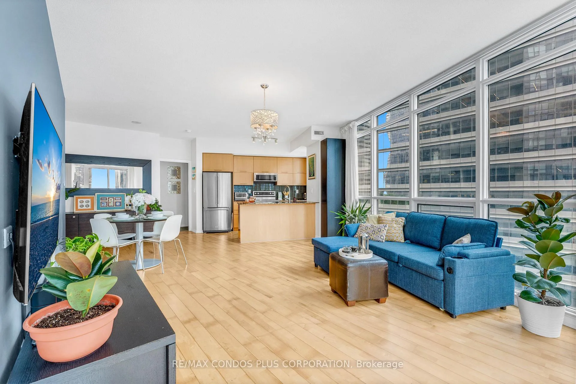 Photo 8 of Unit 1208, 65 Bremner Boulevard, Toronto, Waterfront Communities — HOMEH