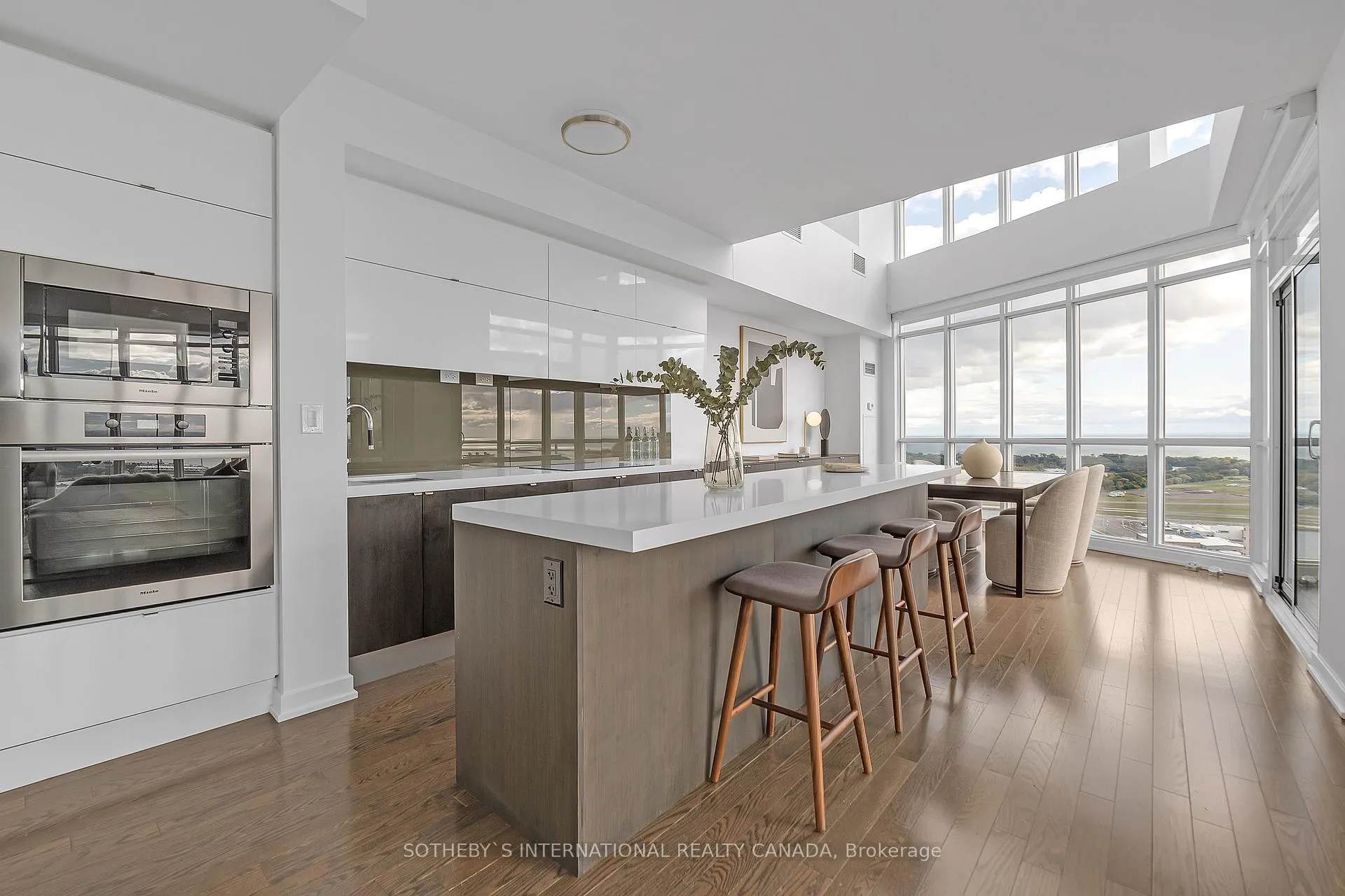 Photo 12 of Unit PH10, 21 Iceboat Terrace, Toronto, Waterfront Communities — HOMEH