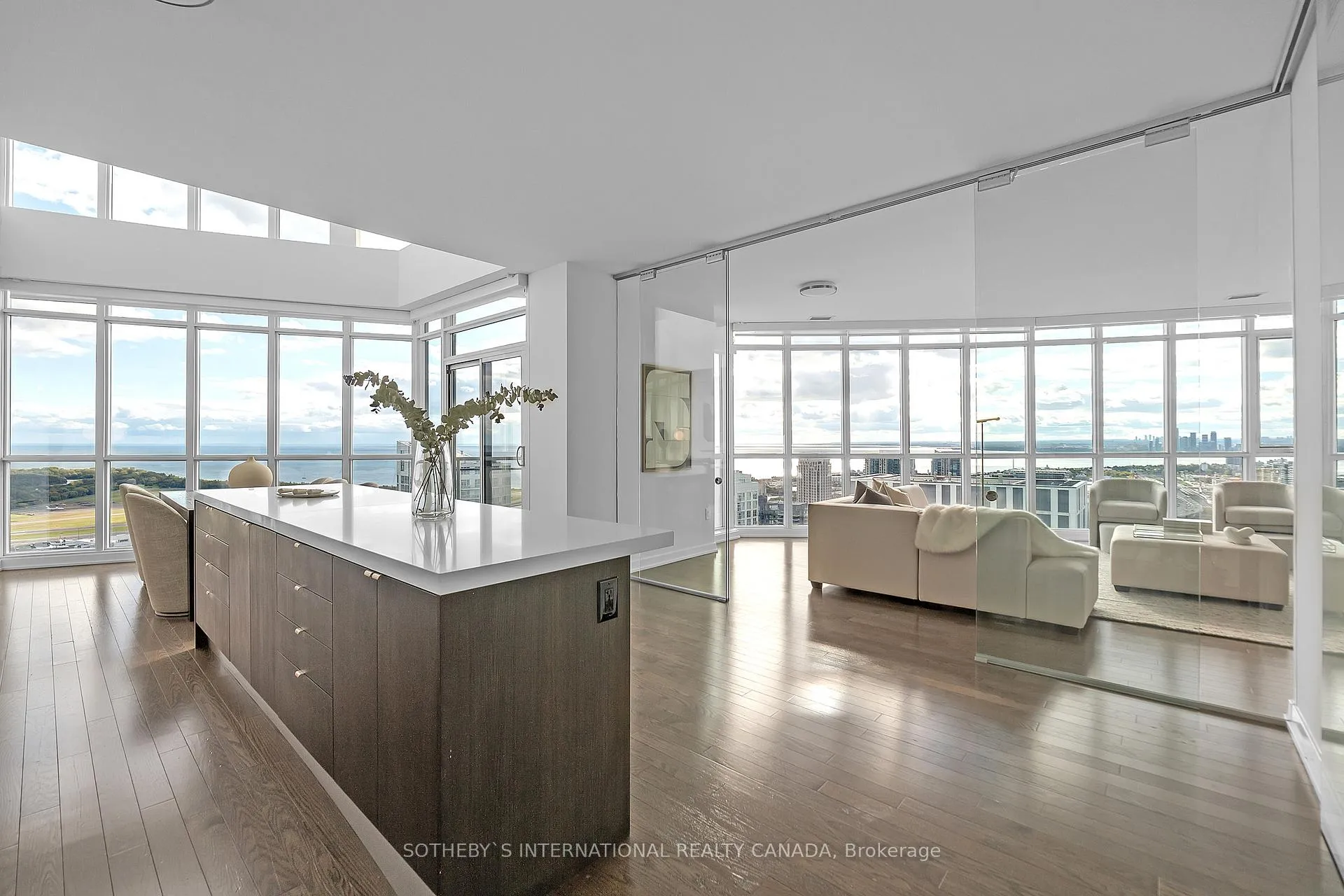 Photo 13 of Unit PH10, 21 Iceboat Terrace, Toronto, Waterfront Communities — HOMEH