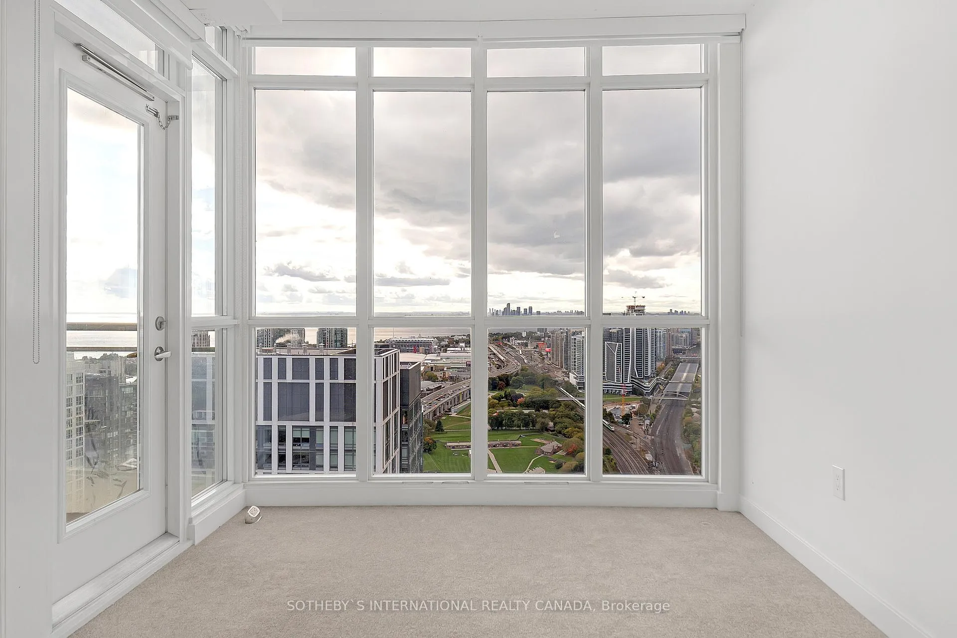 Photo 21 of Unit PH10, 21 Iceboat Terrace, Toronto, Waterfront Communities — HOMEH