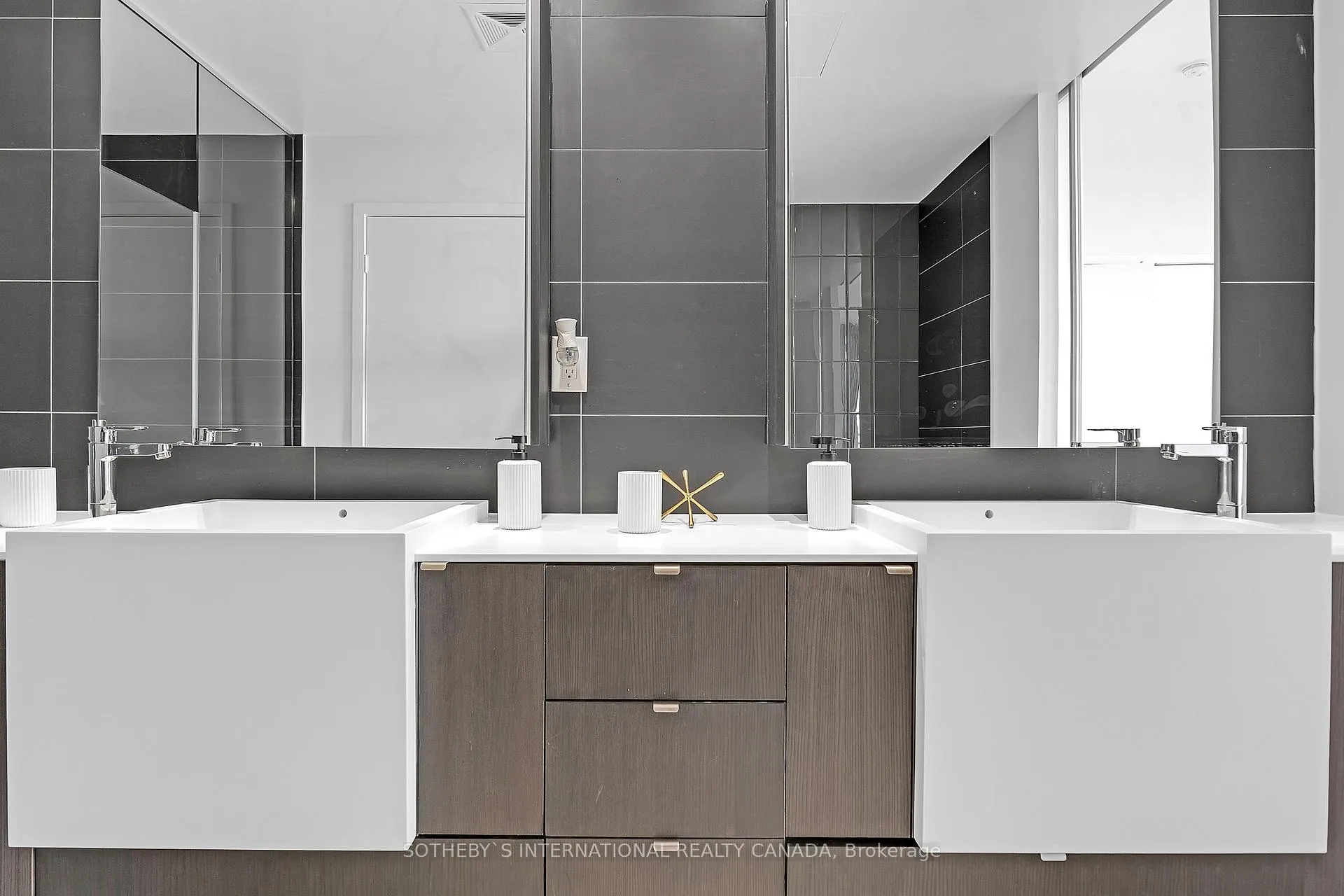 Photo 34 of Unit PH10, 21 Iceboat Terrace, Toronto, Waterfront Communities — HOMEH