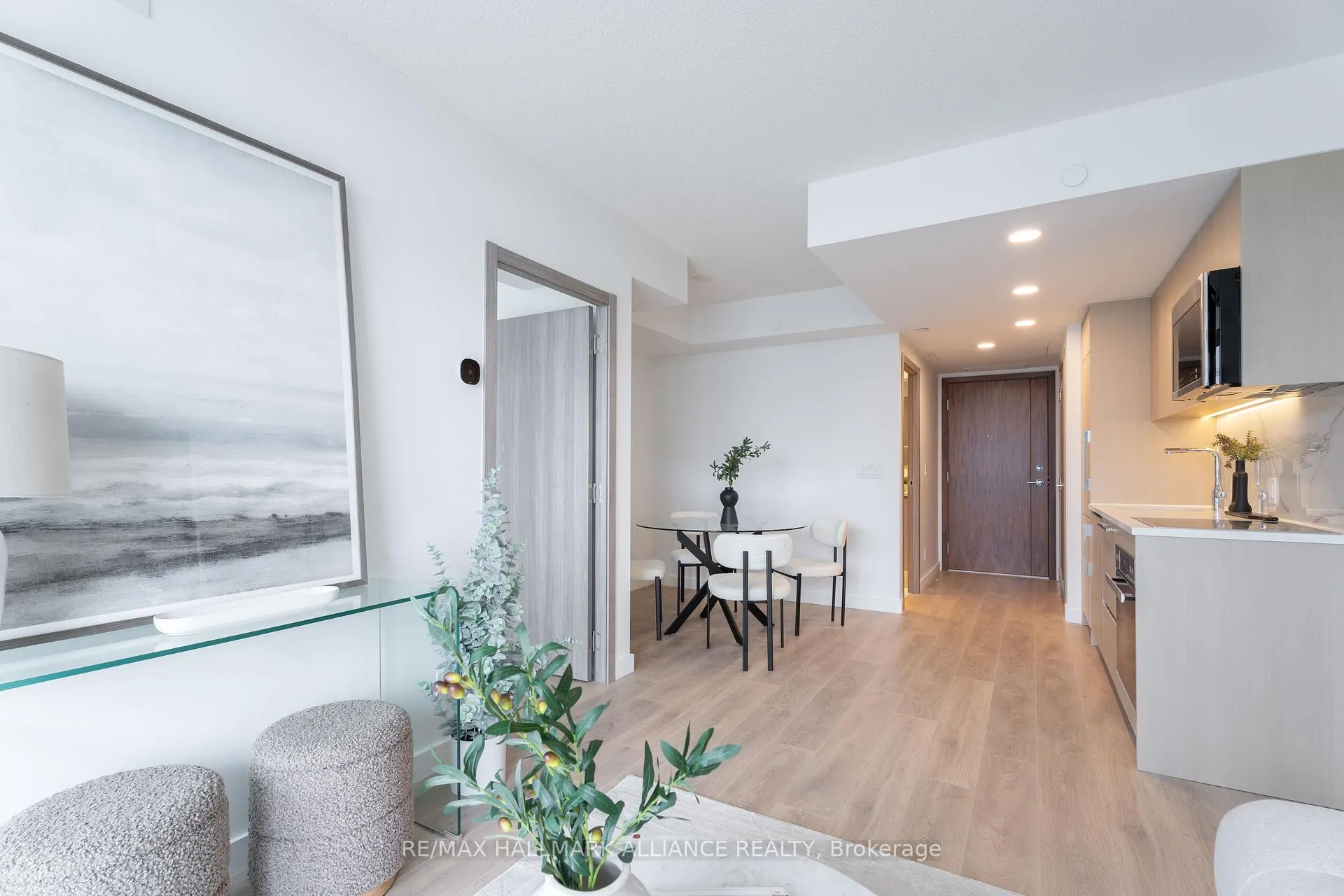 Photo 4 of Unit 4302, 38 Widmer Street, Toronto, Waterfront Communities — HOMEH