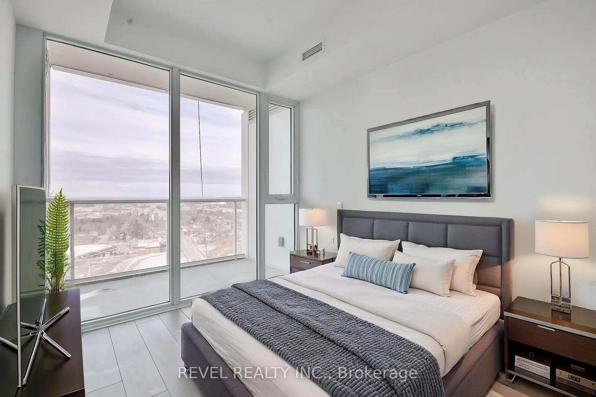 Photo 14 of Unit 2409, 39 Mary Street, Barrie, City Centre — HOMEH