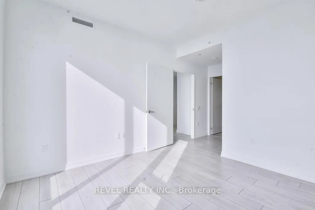 Photo 26 of Unit 2409, 39 Mary Street, Barrie, City Centre — HOMEH
