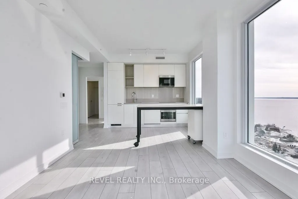Photo 33 of Unit 2409, 39 Mary Street, Barrie, City Centre — HOMEH