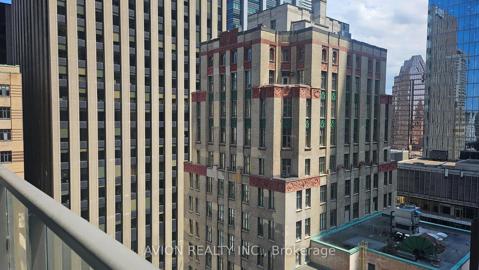 Photo 6 of Unit 2105, 70 Temperance Street, Toronto, Bay Street Corridor — HOMEH