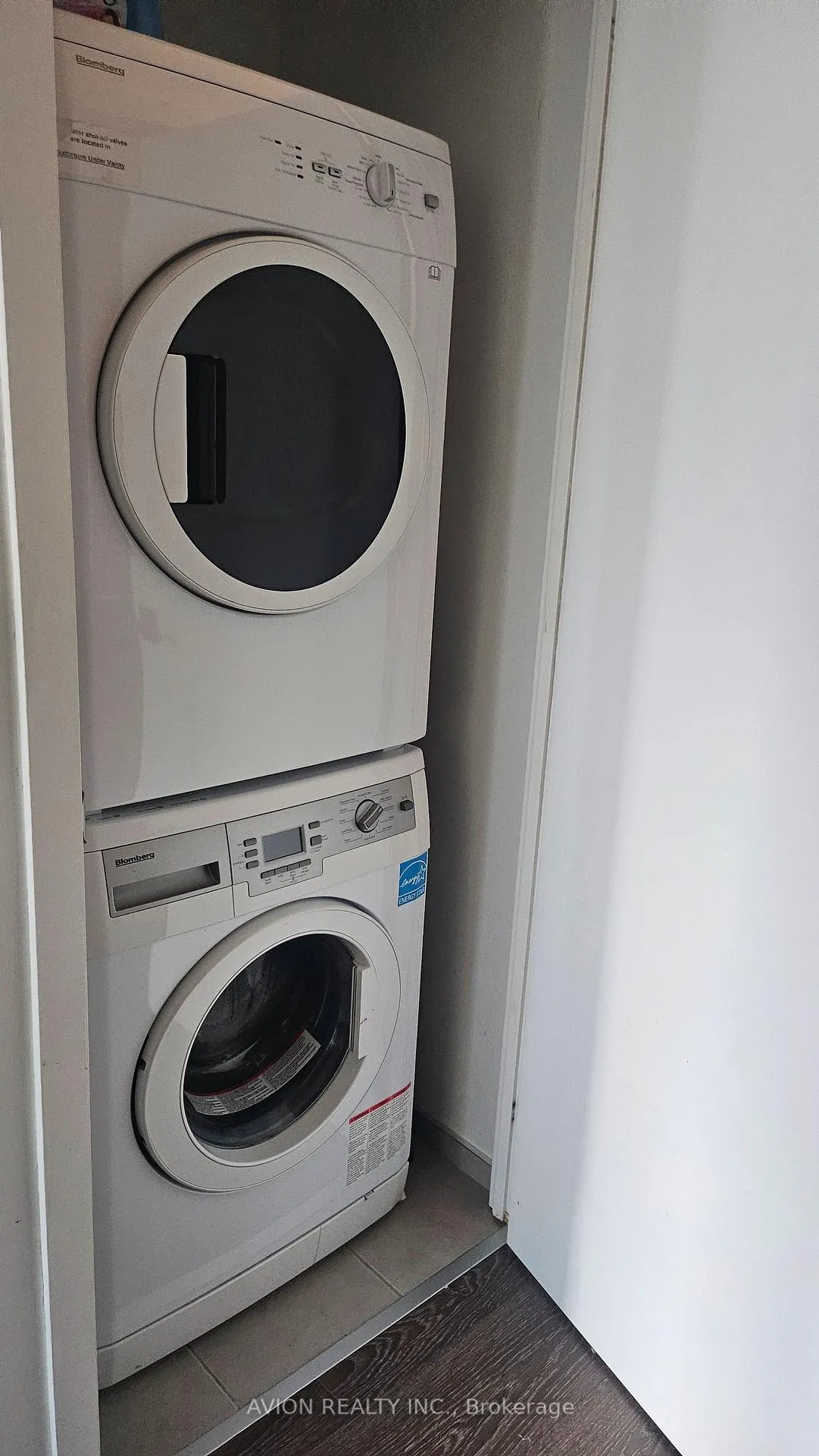 Photo 7 of Unit 2105, 70 Temperance Street, Toronto, Bay Street Corridor — HOMEH