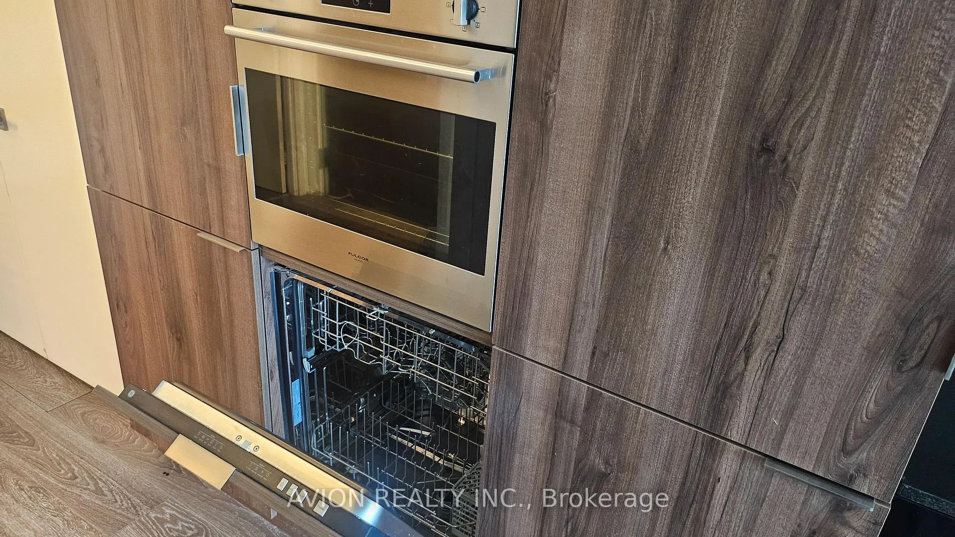 Photo 9 of Unit 2105, 70 Temperance Street, Toronto, Bay Street Corridor — HOMEH