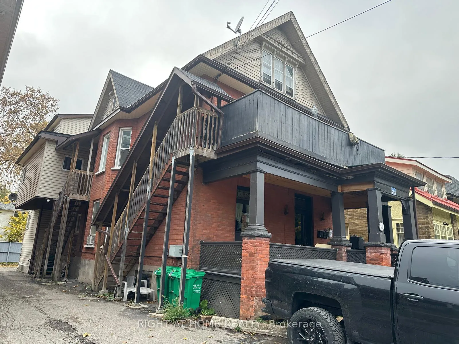 Front of 541 Aylmer Street N