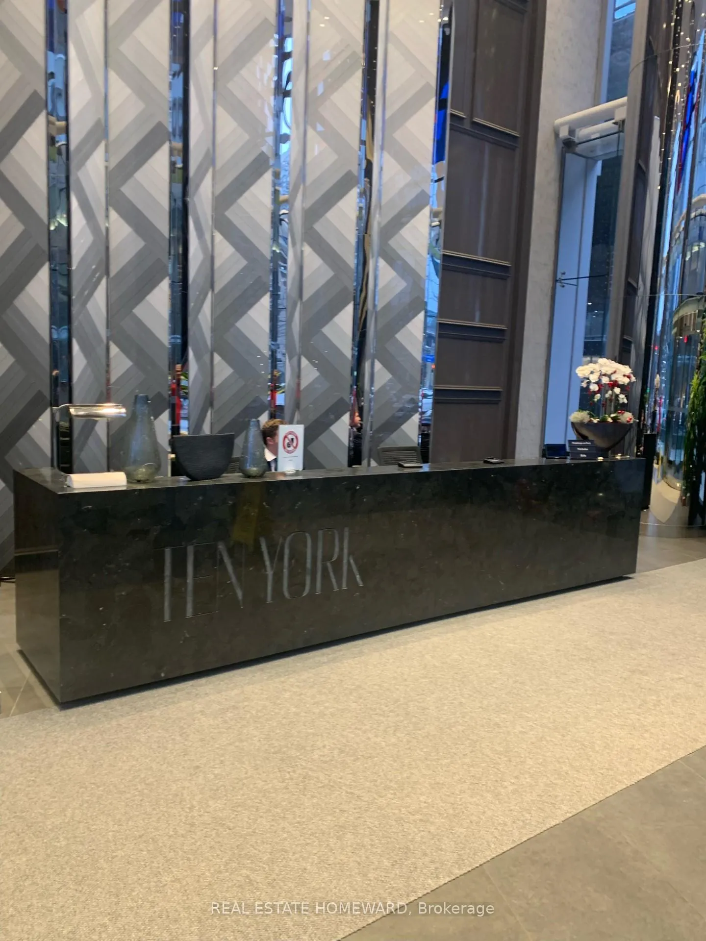 Photo 2 of Unit 2706, 10 York Street, Toronto, Waterfront Communities — HOMEH