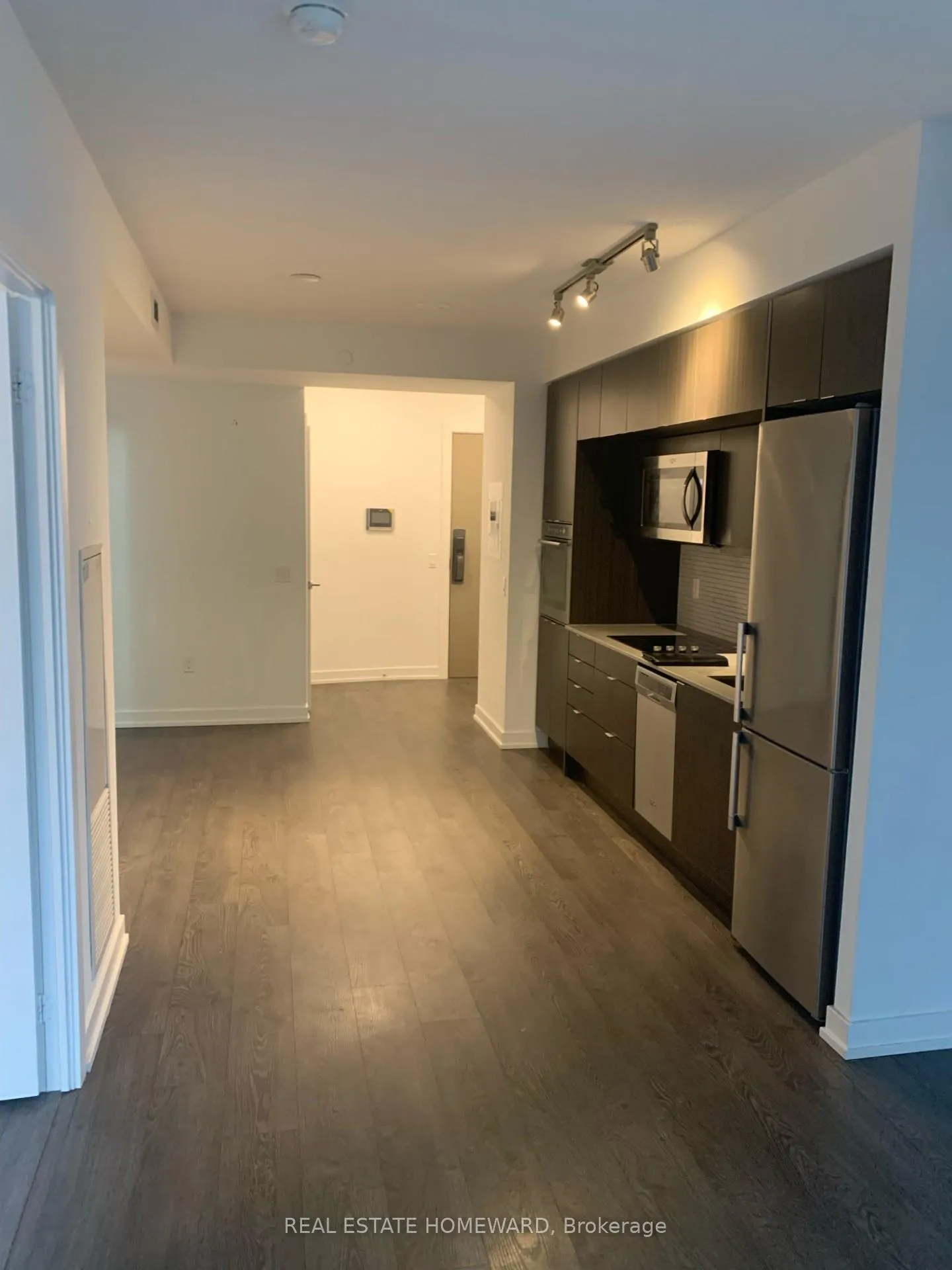 Photo 8 of Unit 2706, 10 York Street, Toronto, Waterfront Communities — HOMEH