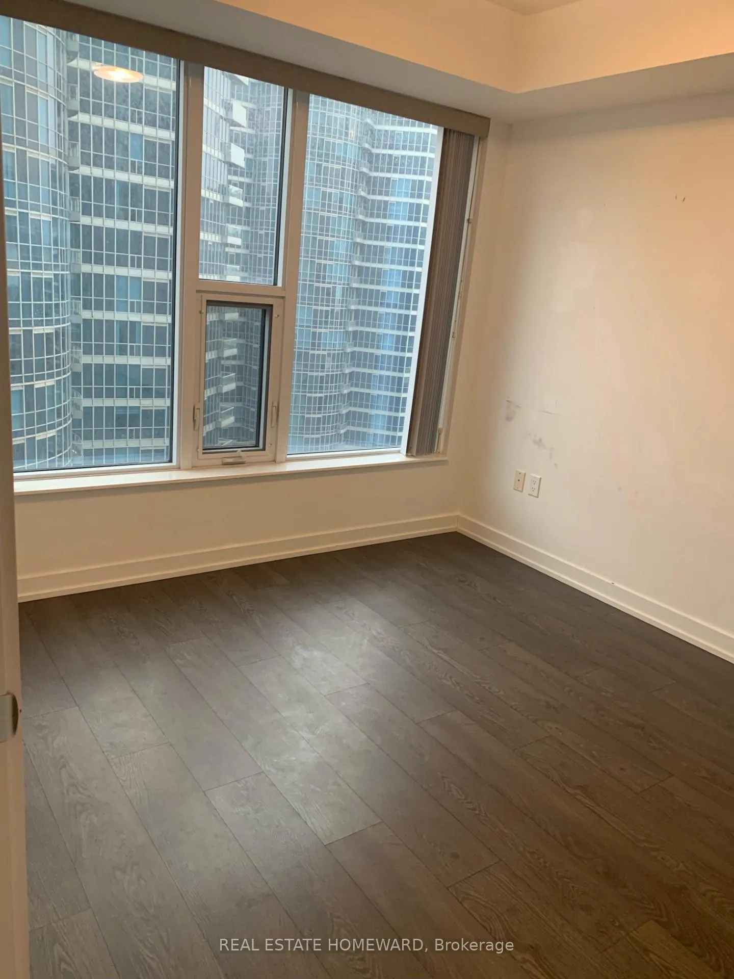 Photo 15 of Unit 2706, 10 York Street, Toronto, Waterfront Communities — HOMEH