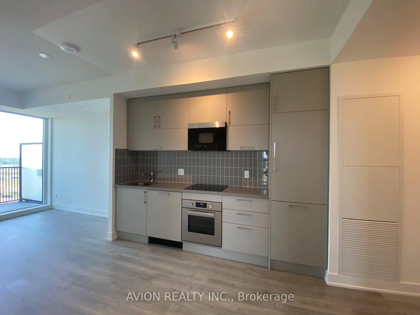 Photo 2 of Unit 2018, 56 Andre De Grasse Street, Markham, Unionville — HOMEH