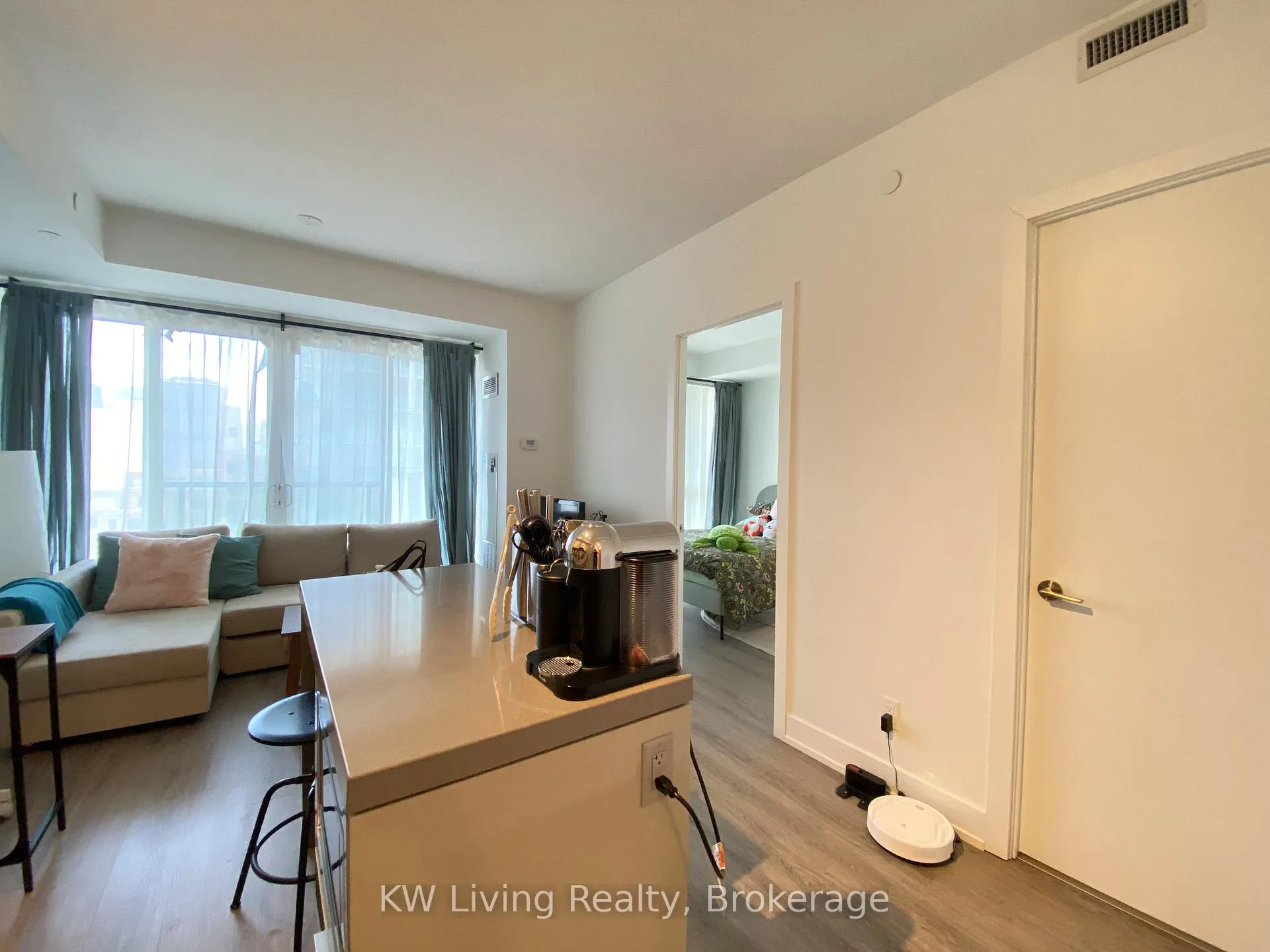 Photo 4 of Unit 1513, 7 Grenville Street, Toronto, Bay Street Corridor — HOMEH