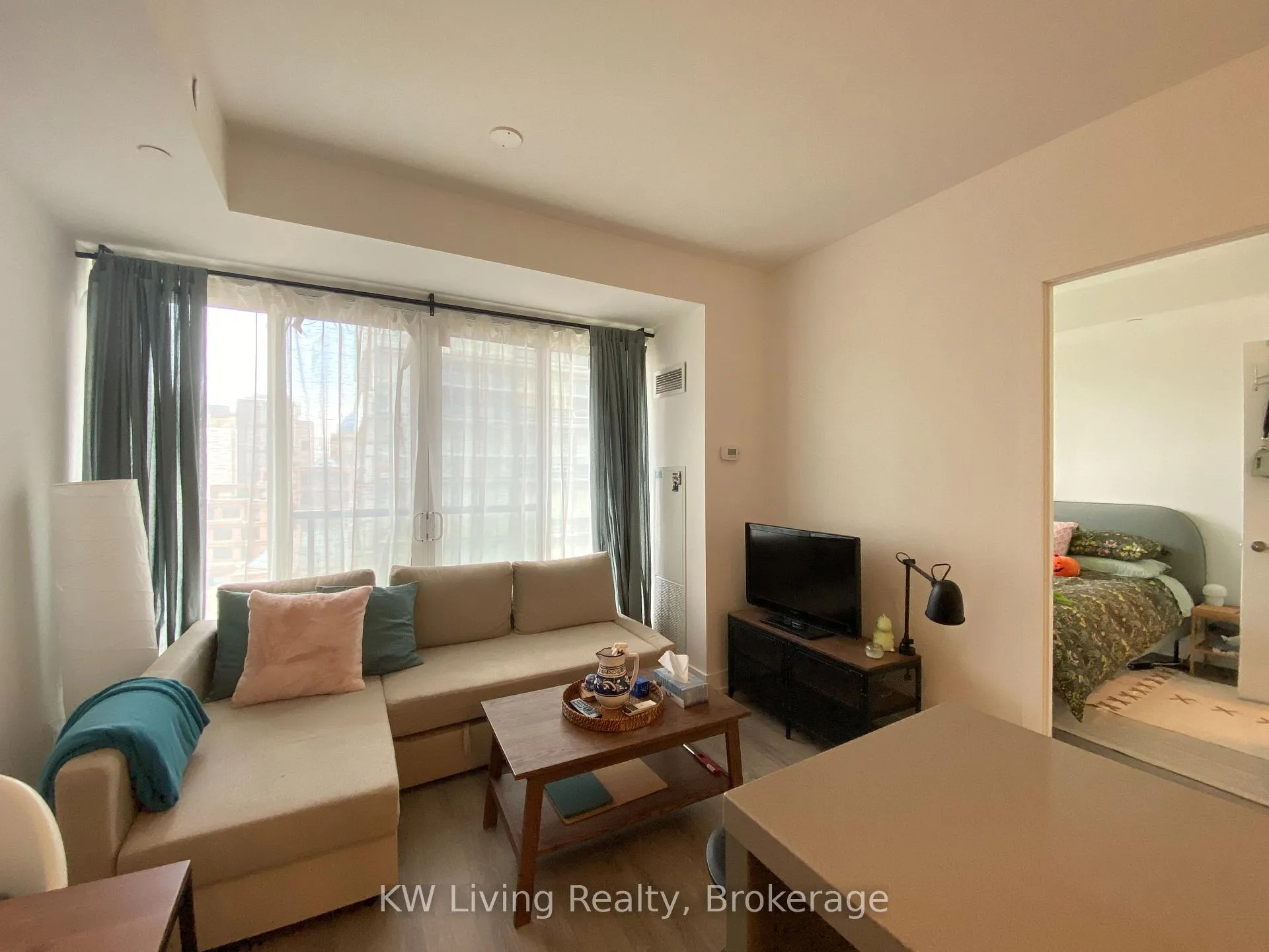 Photo 8 of Unit 1513, 7 Grenville Street, Toronto, Bay Street Corridor — HOMEH