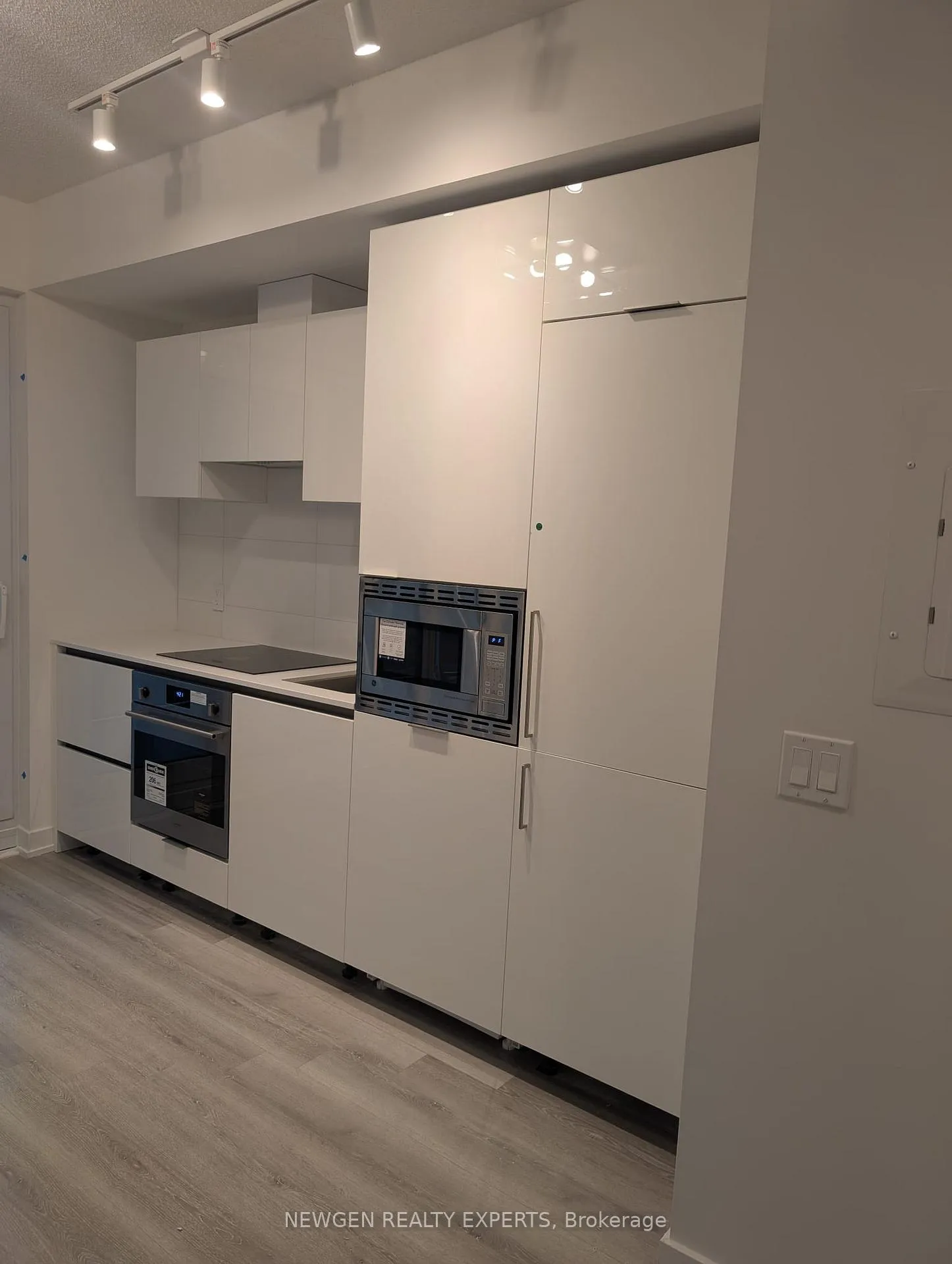 Photo 1 of Unit 3013, 230 Simcoe Street S, Toronto, Kensington-Chinatown — HOMEH