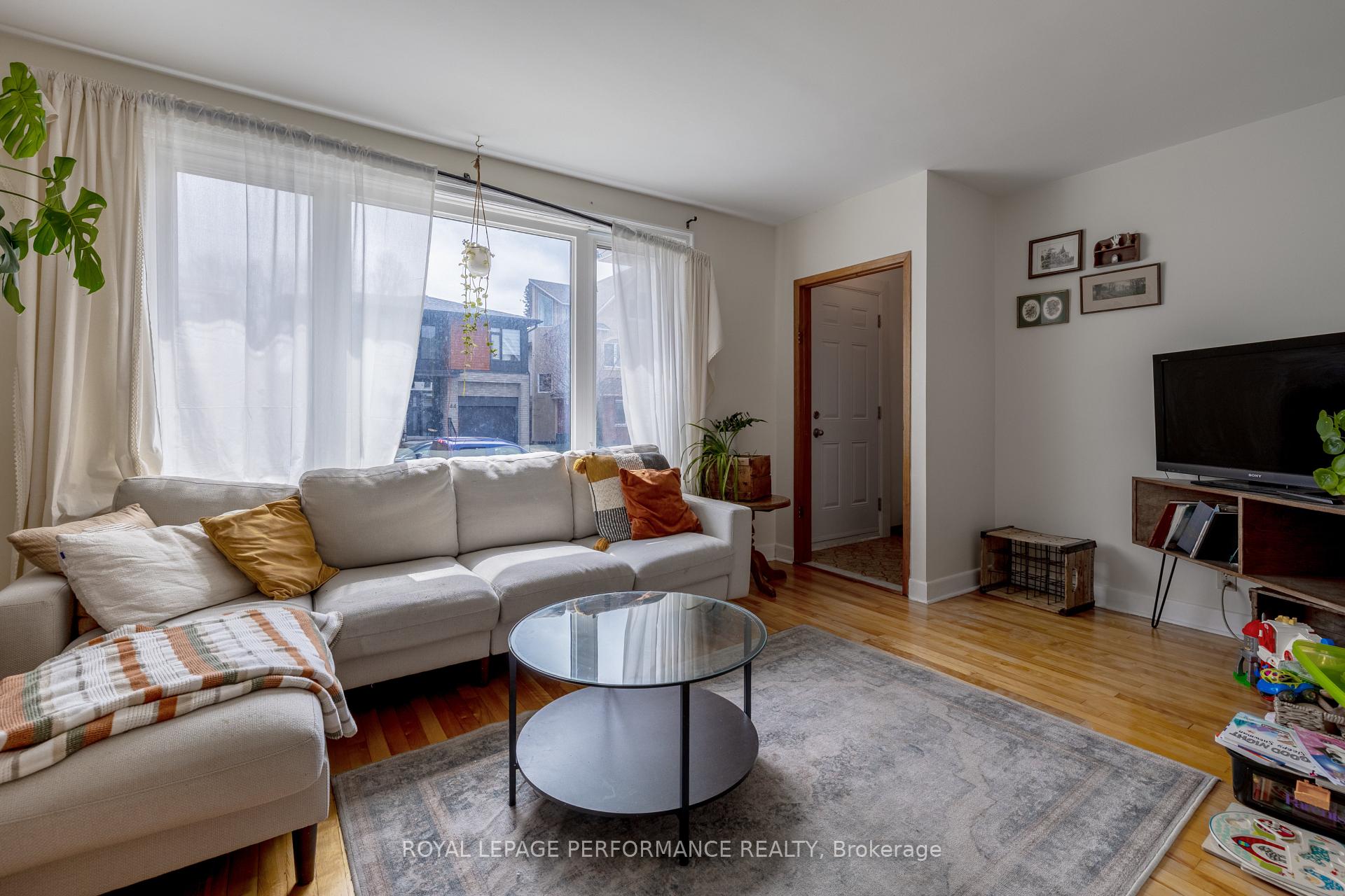Photo 3 of 45 Mcnaughton Avenue, Ottawa, Ottawa East — HOMEH