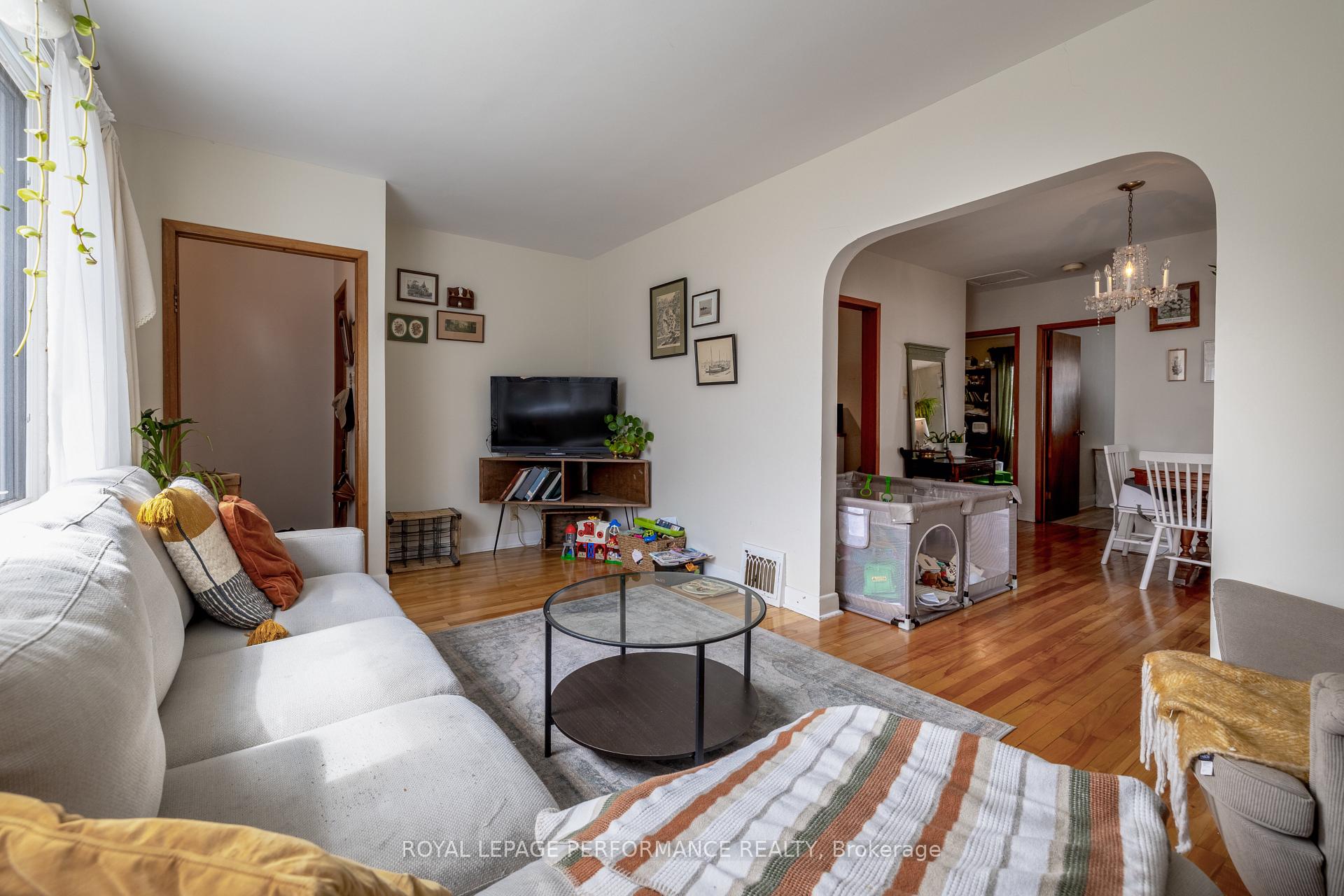 Photo 6 of 45 Mcnaughton Avenue, Ottawa, Ottawa East — HOMEH
