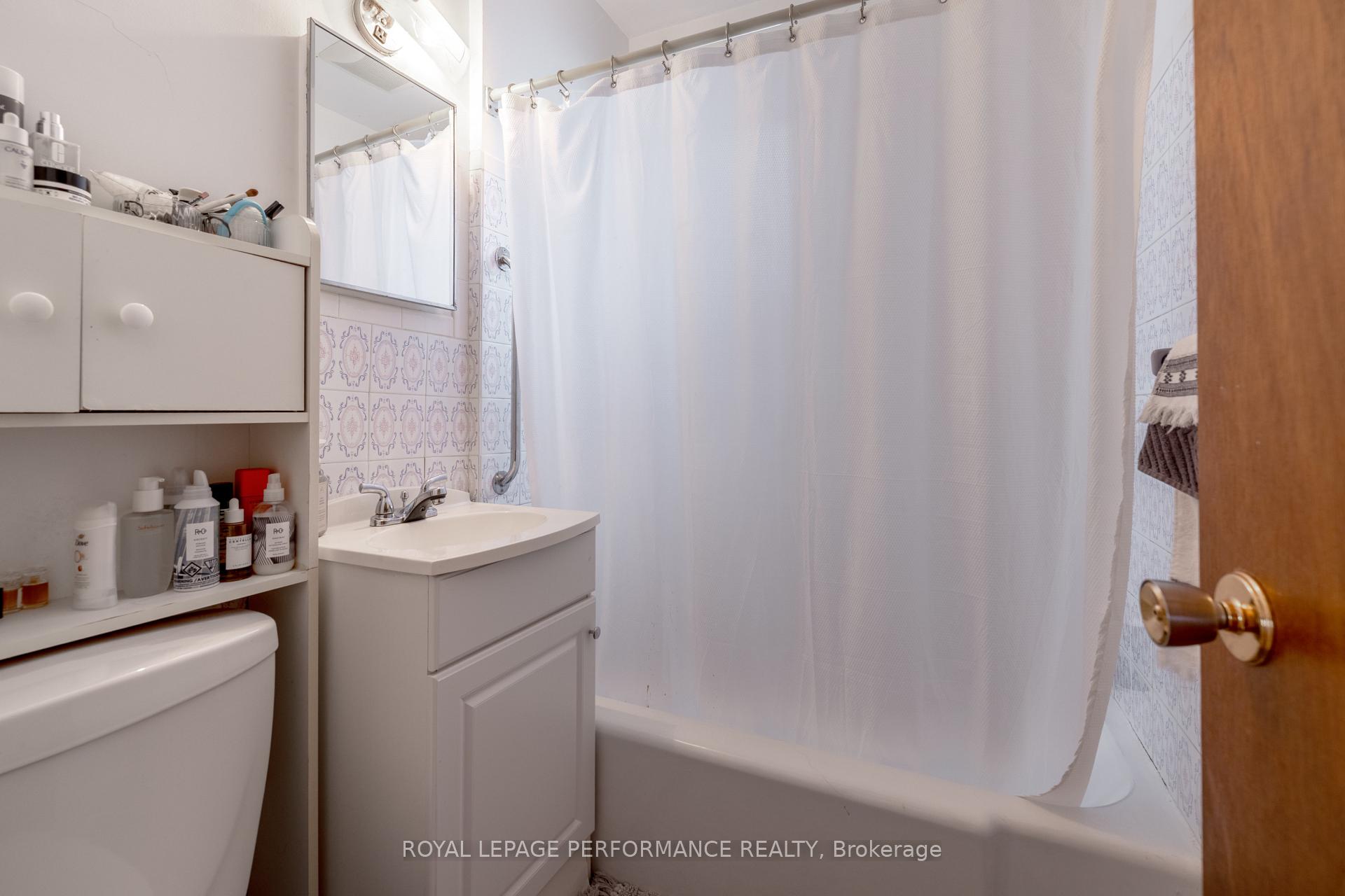 Photo 16 of 45 Mcnaughton Avenue, Ottawa, Ottawa East — HOMEH