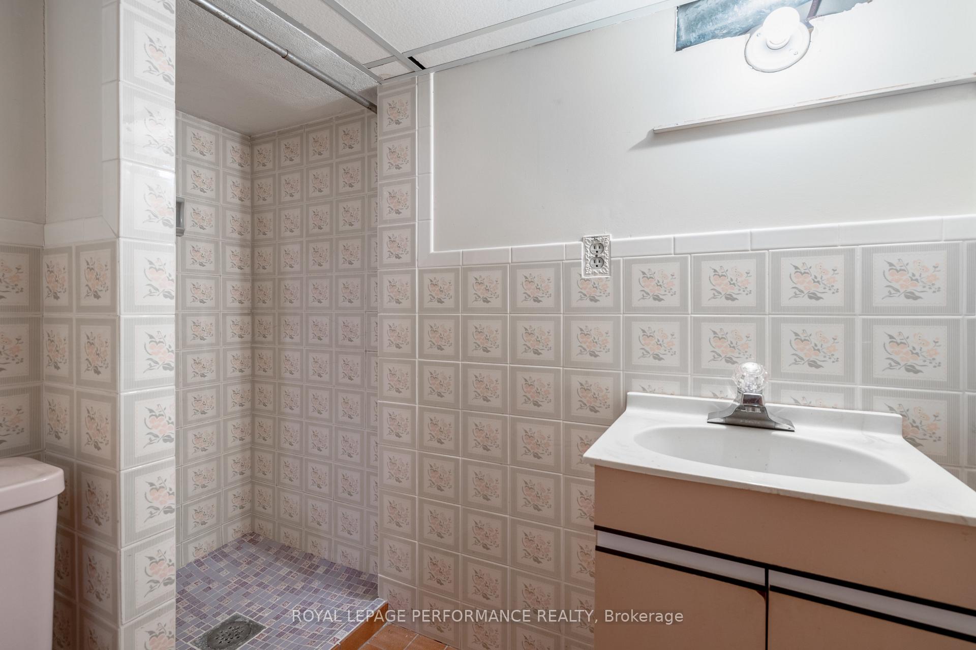 Photo 21 of 45 Mcnaughton Avenue, Ottawa, Ottawa East — HOMEH