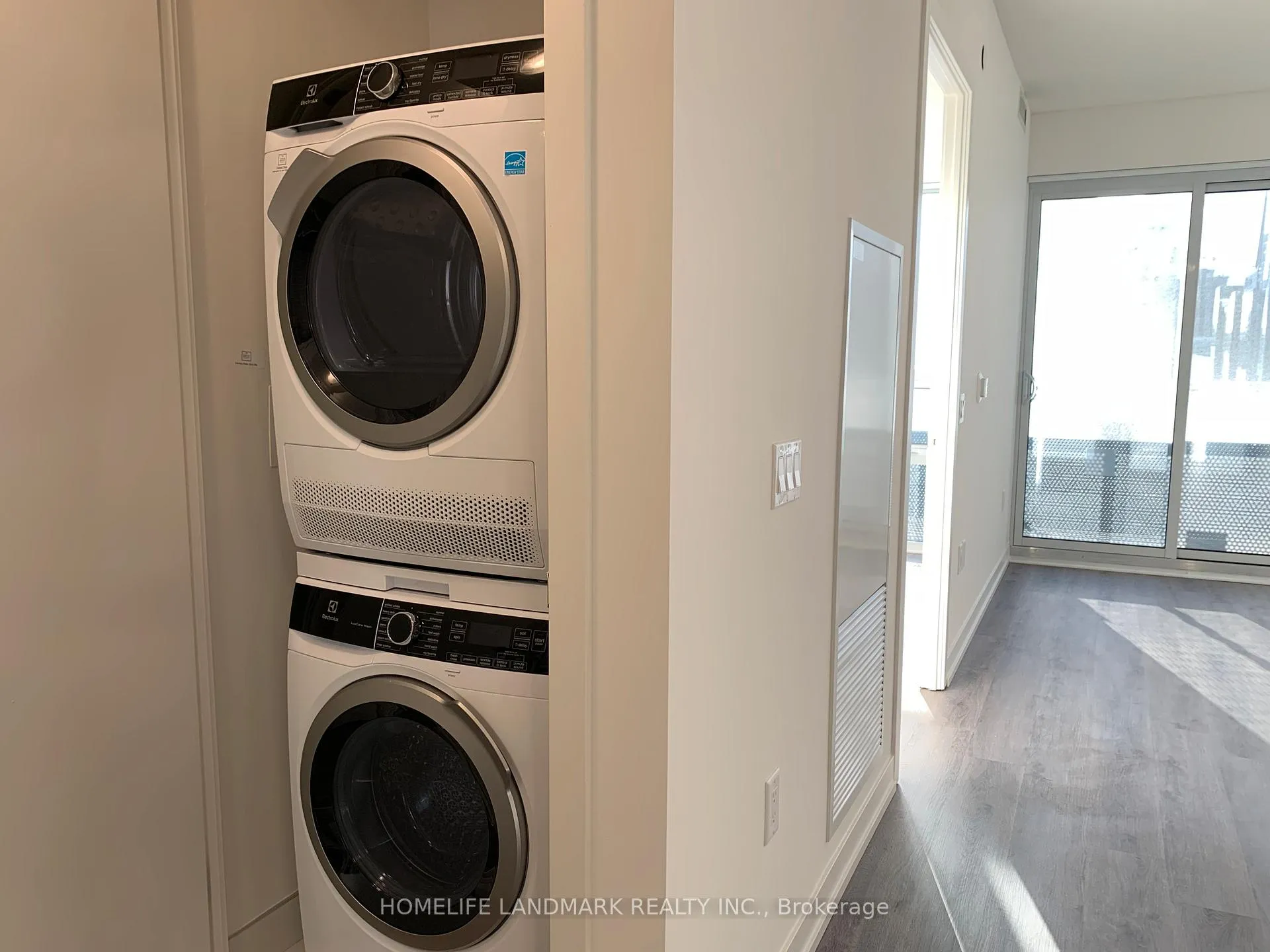 Photo 5 of Unit 2812, 138 Downes Street, Toronto, Waterfront Communities — HOMEH