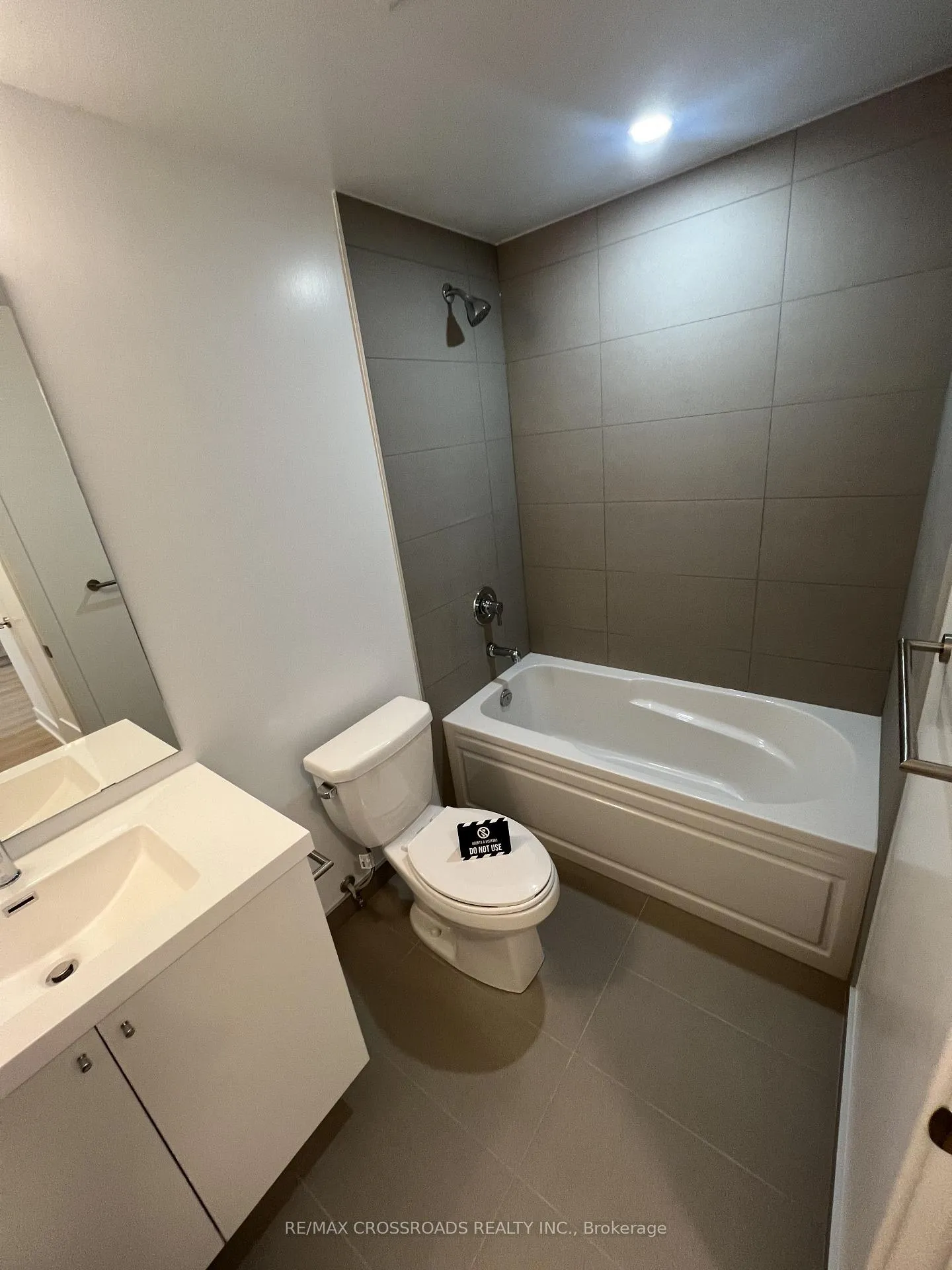 Photo 11 of Unit 940, 2545 Simcoe Street N, Oshawa, Windfields — HOMEH